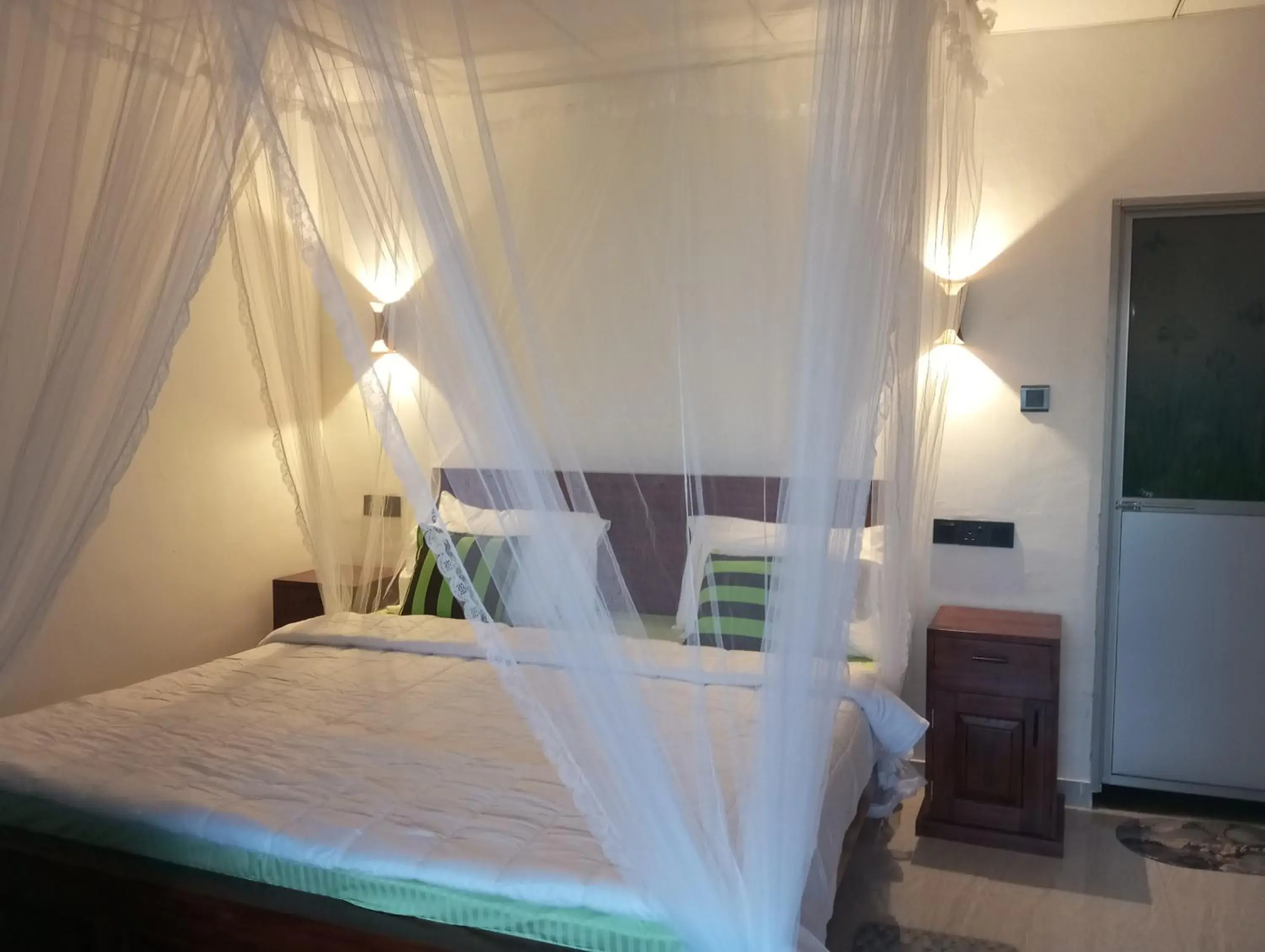 Triple Room with Mountain View - single occupancy in Hidden Gem Inn Triple Room with Mountain View - single occupancy in Hidden Gem Inn