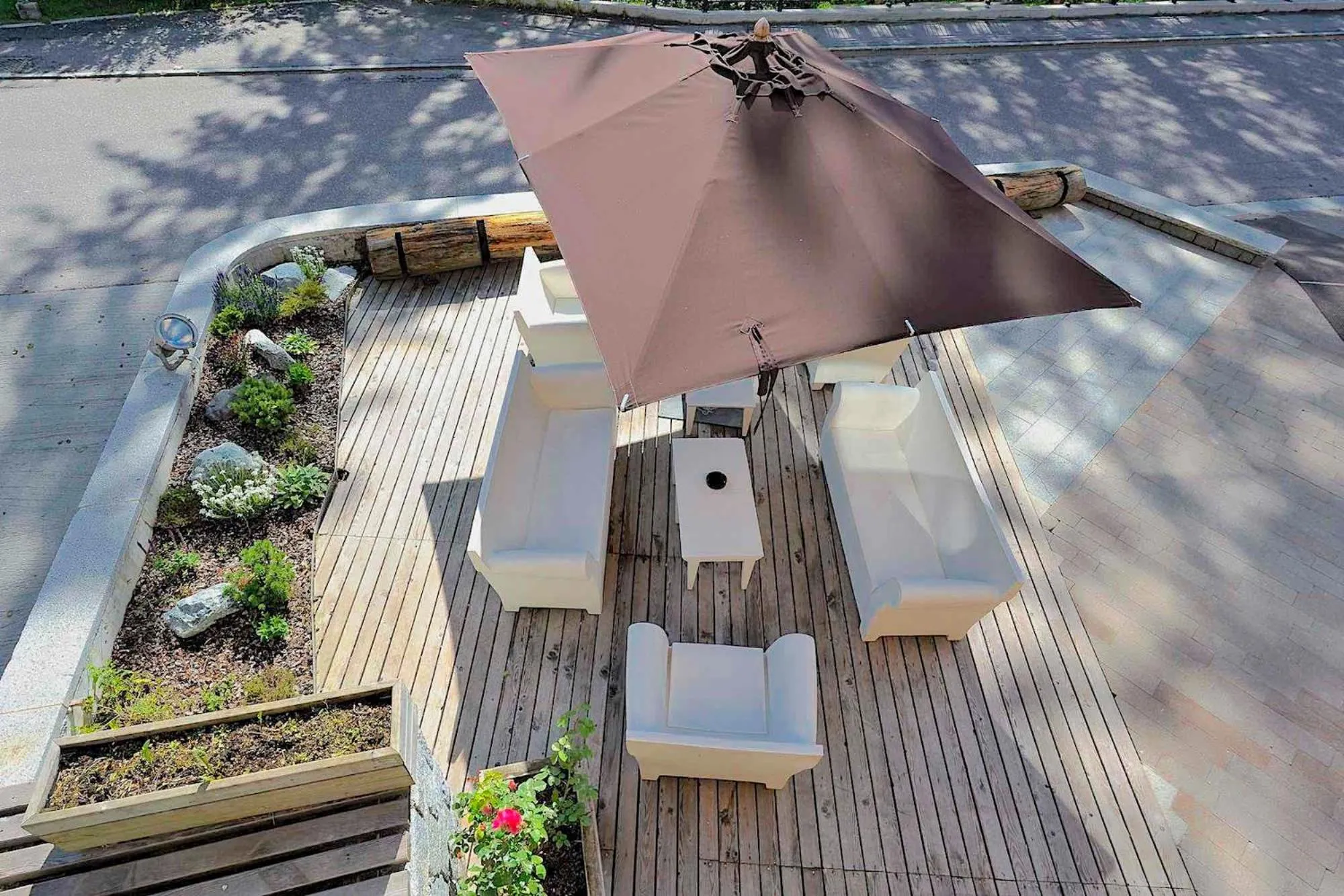 Patio in DV Chalet Boutique Hotel & Spa