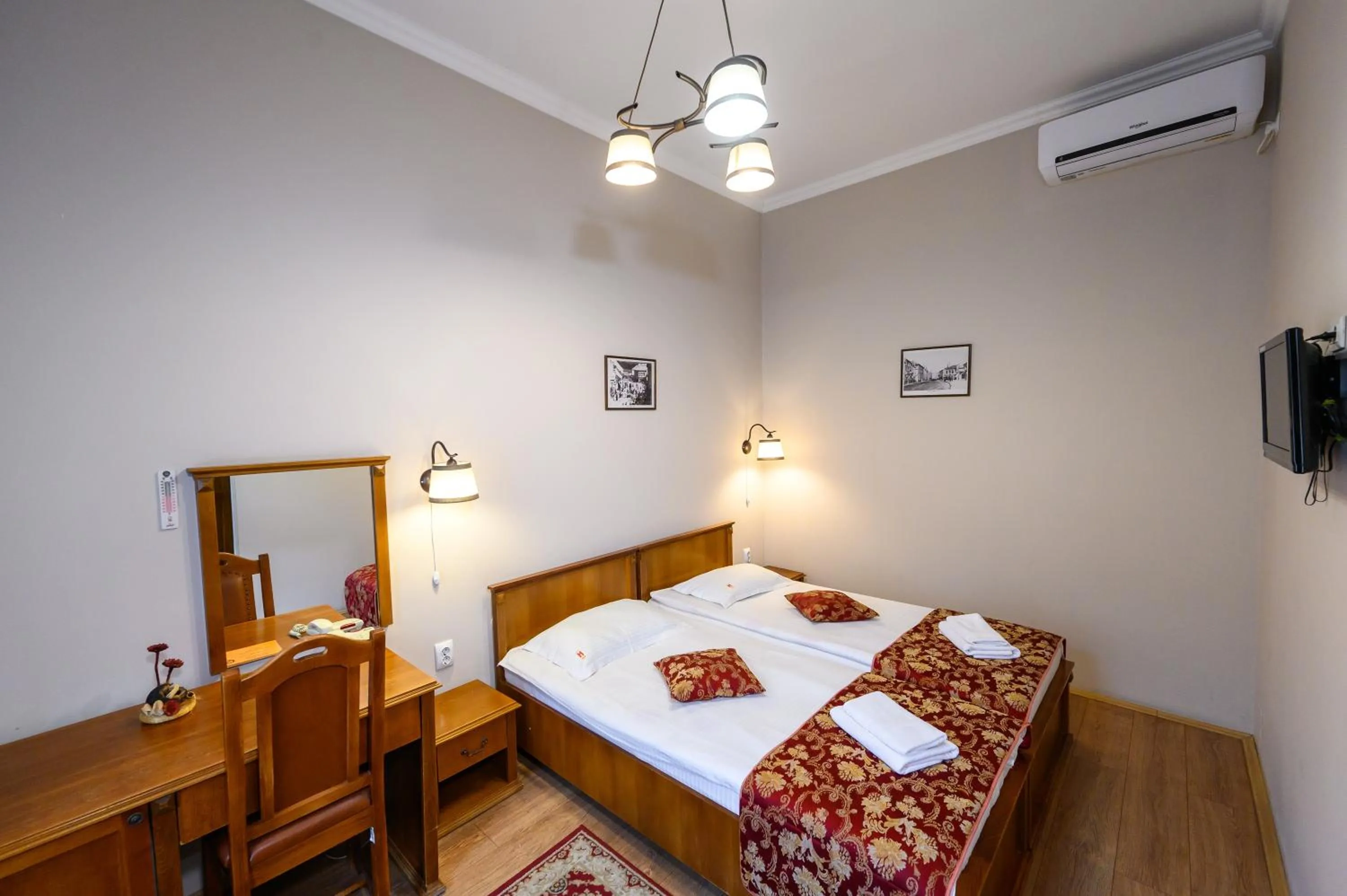 Bed in Hotel Transilvania