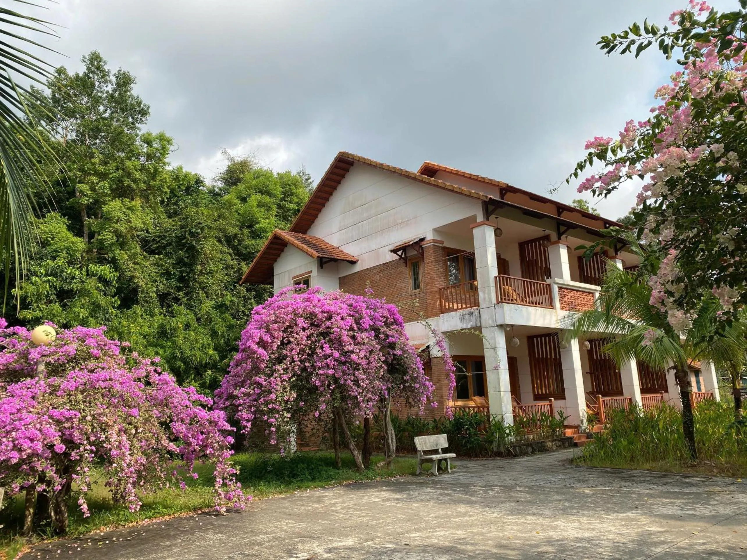Inner courtyard view in The Garden House Phu Quoc Resort