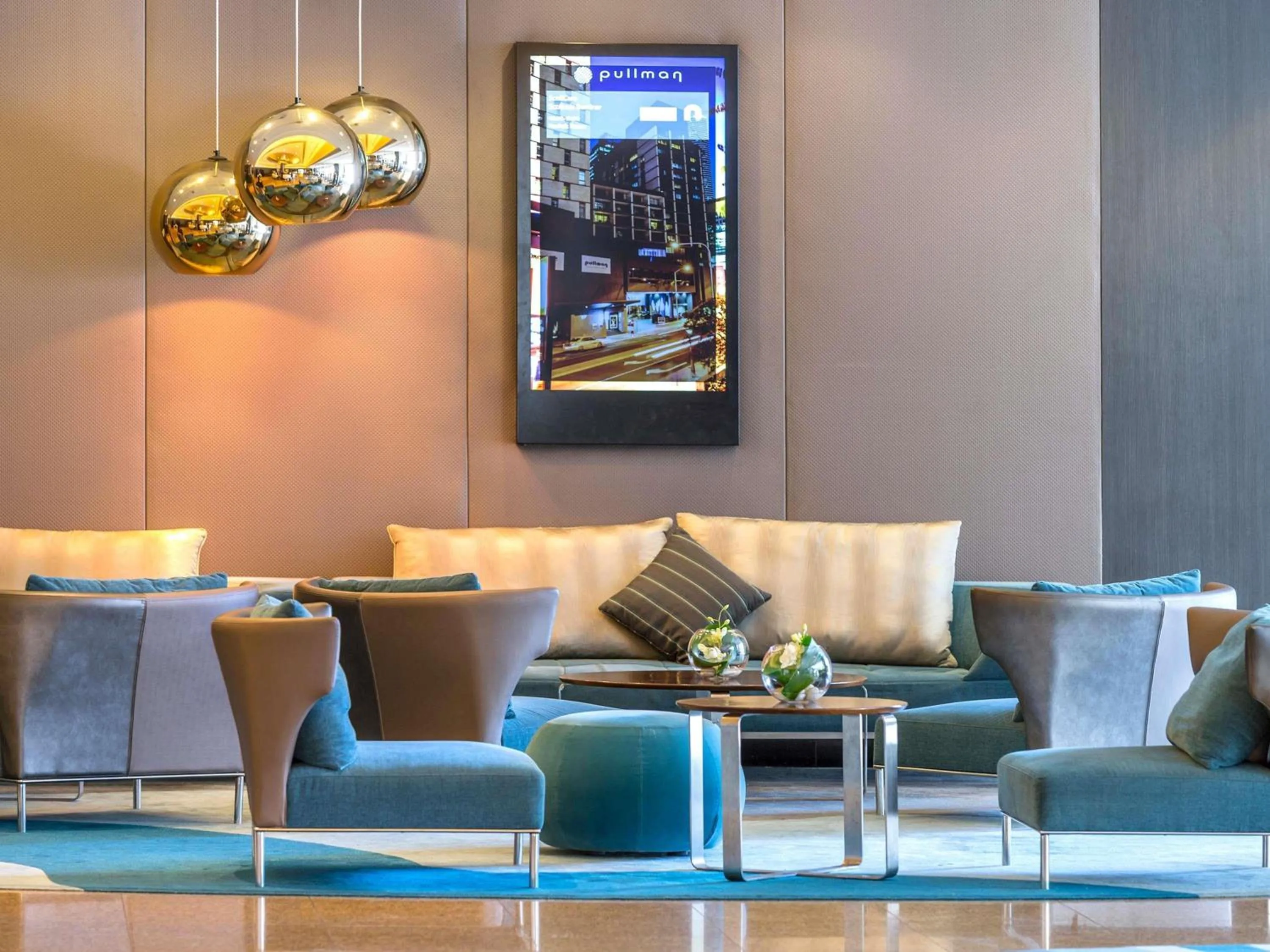 Property building in Pullman Brisbane King George Square