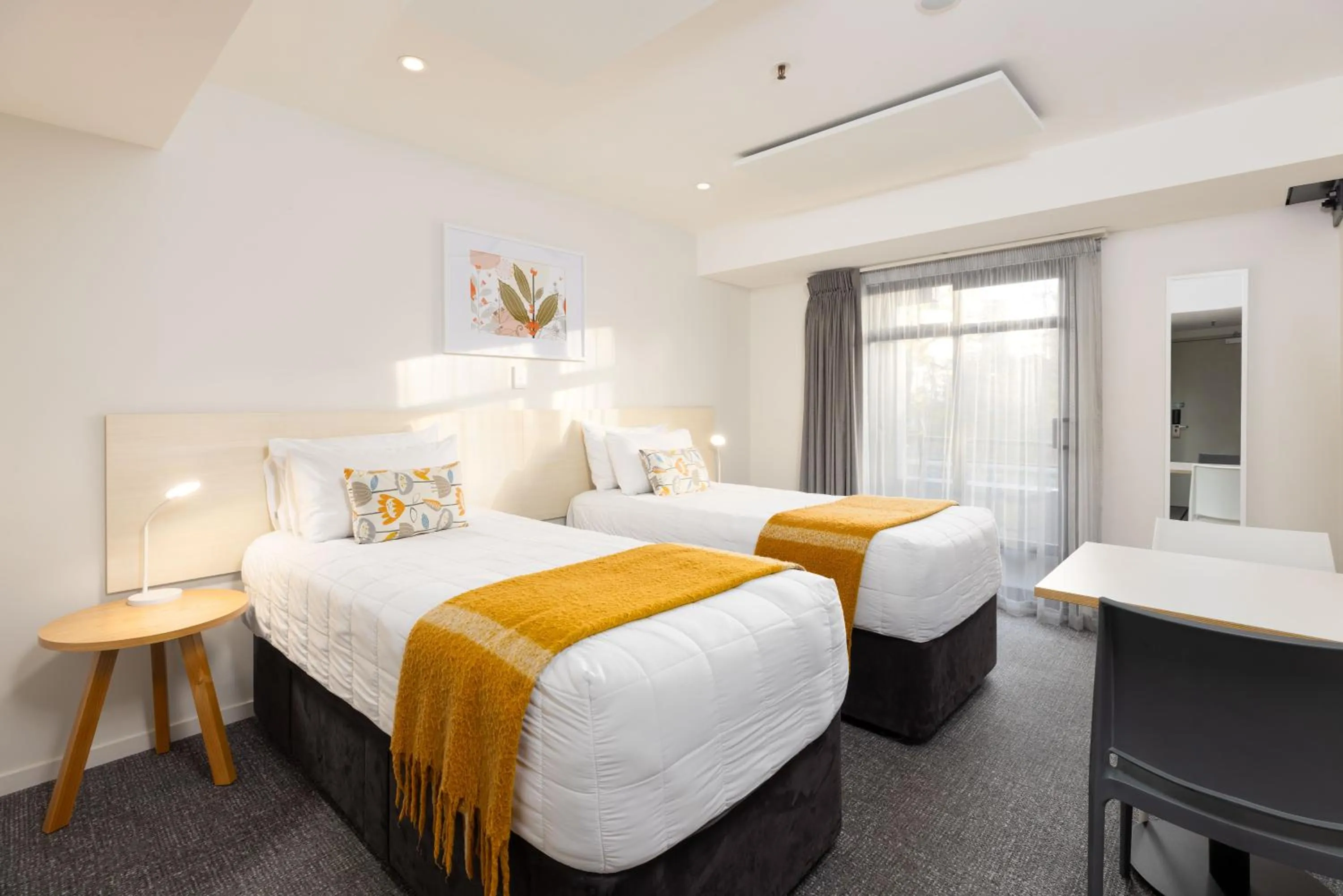 Bedroom, Bed in Hotel Give