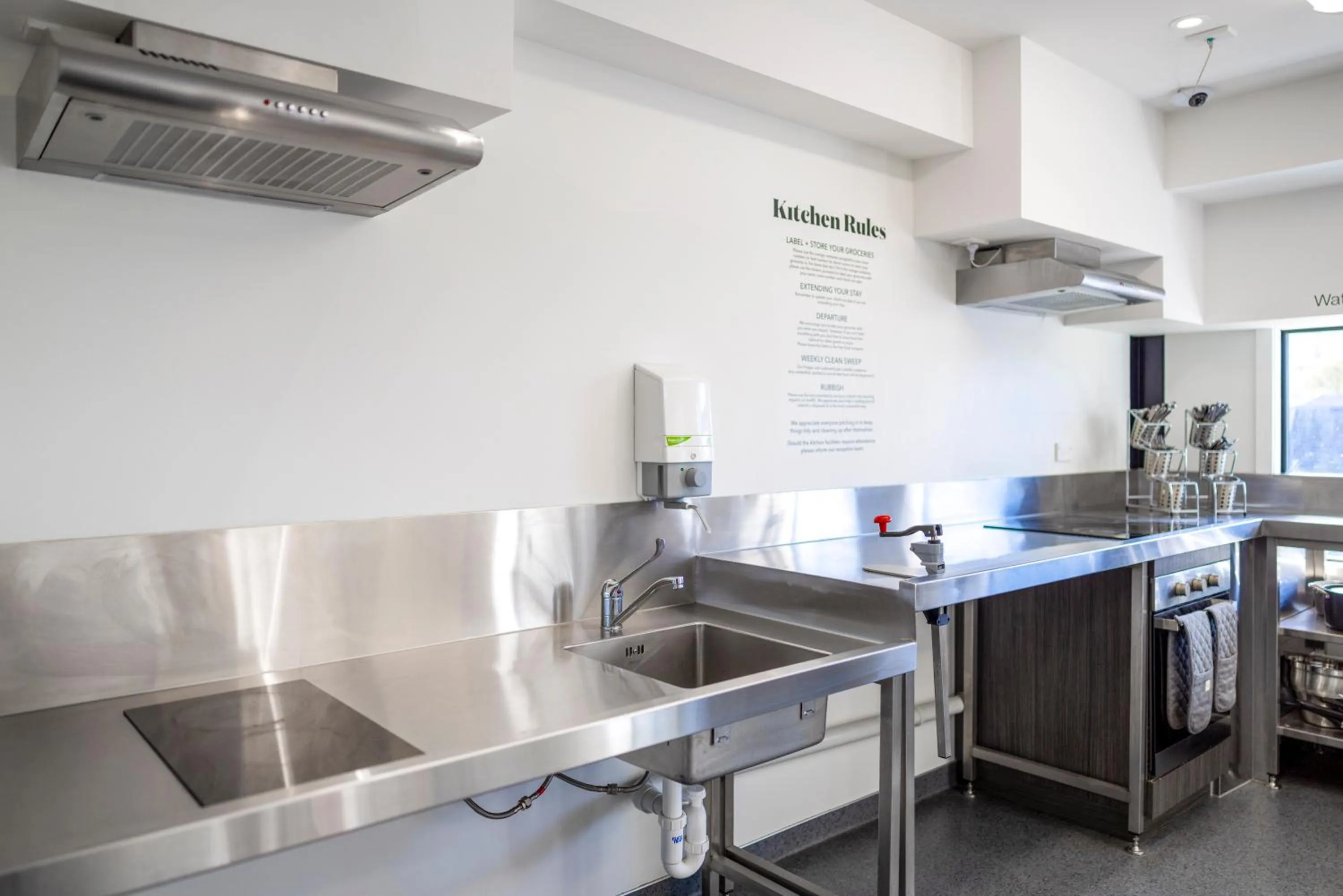 Communal kitchen in Hotel Give