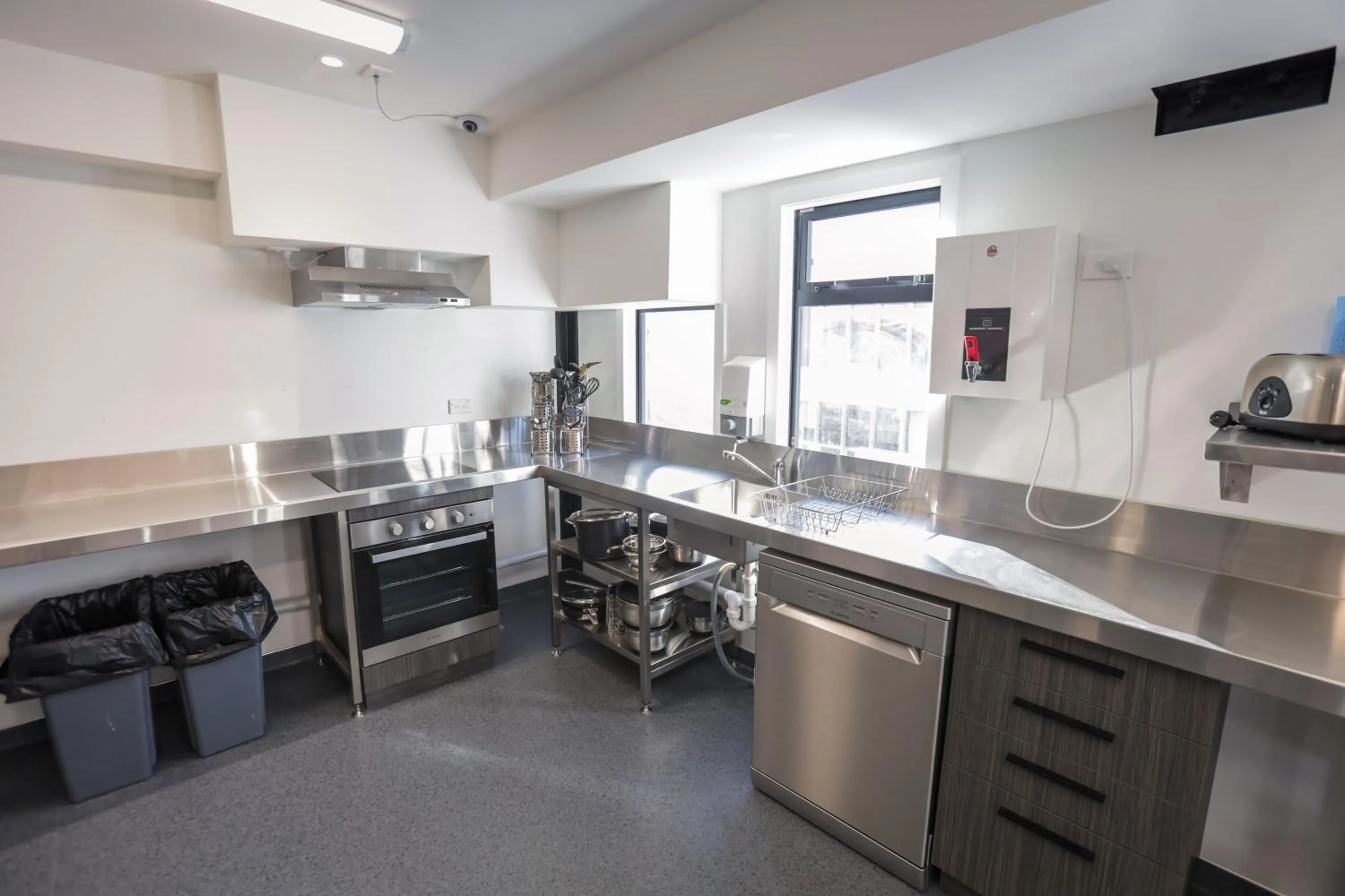 Communal kitchen in Hotel Give