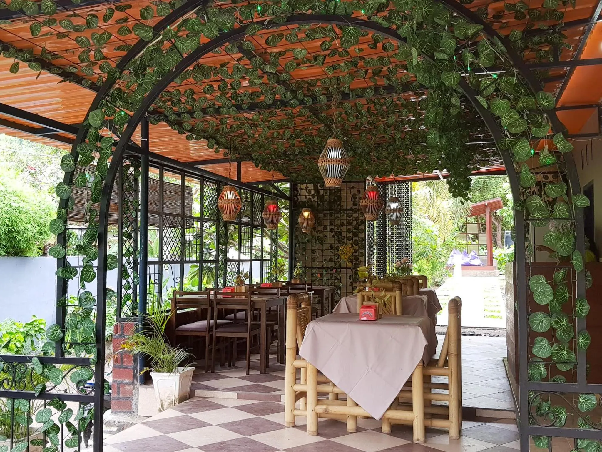 Restaurant/places to eat in Nipah Villas
