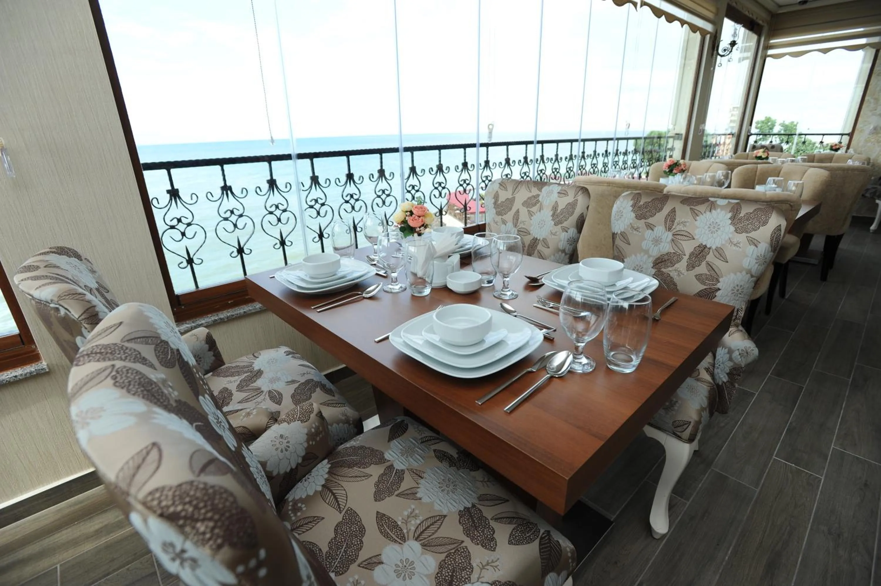 Restaurant/places to eat in Vurna Butik Hotel