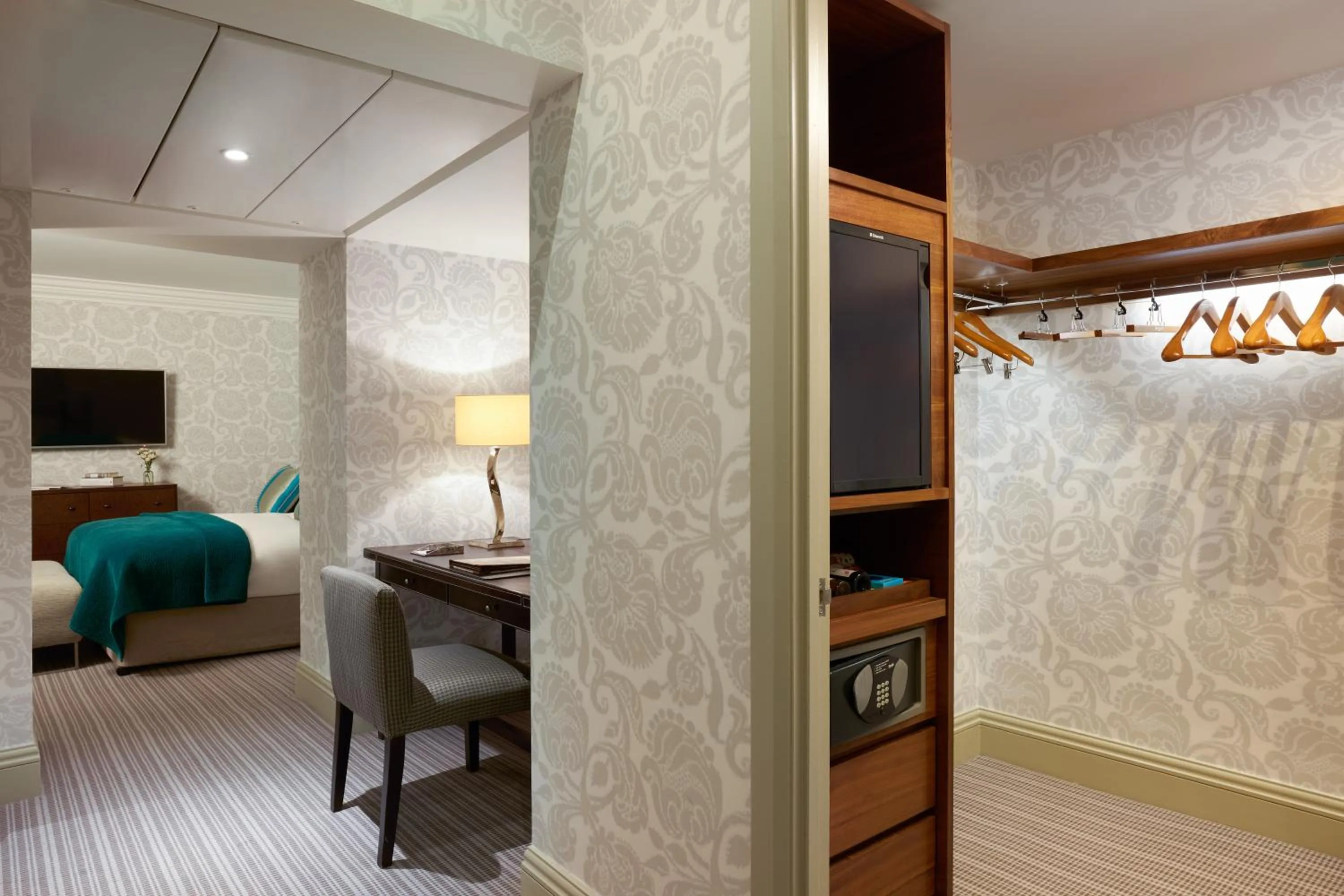 Bed in Brown's Hotel, a Rocco Forte Hotel