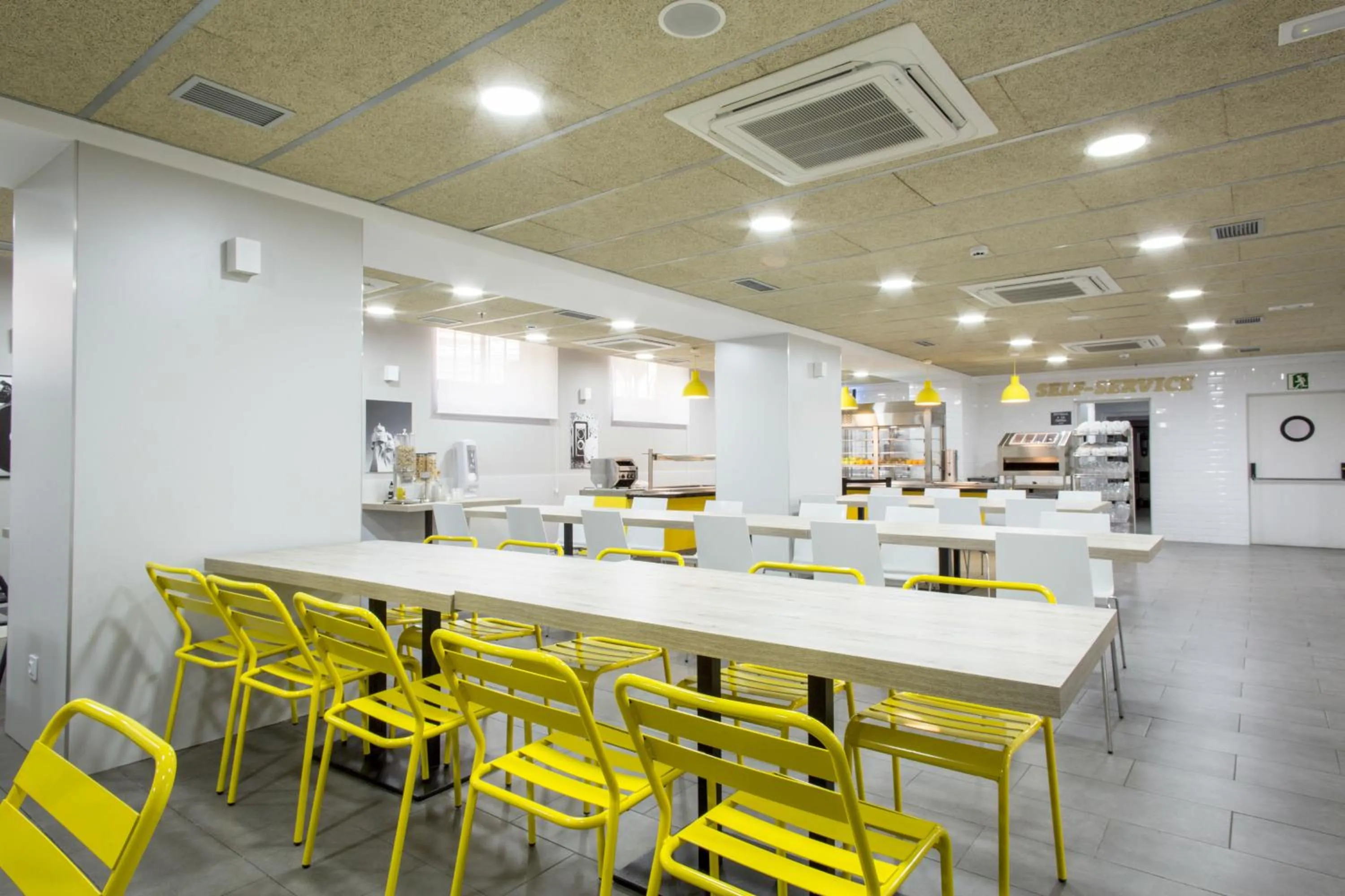 Restaurant/places to eat in Residencia Universitaria Resa Barcelona Diagonal