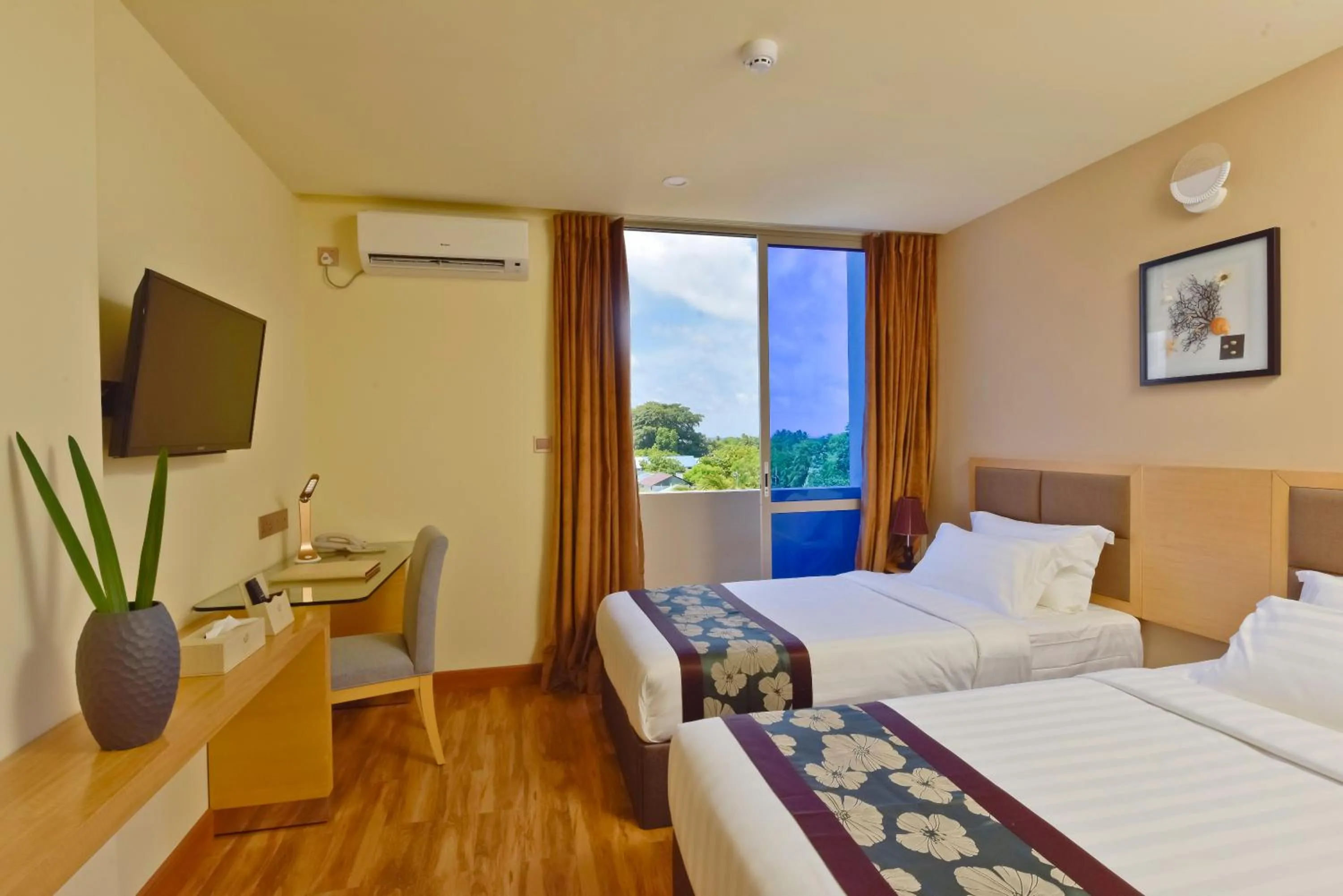 TV and multimedia, Bed in Season Paradise