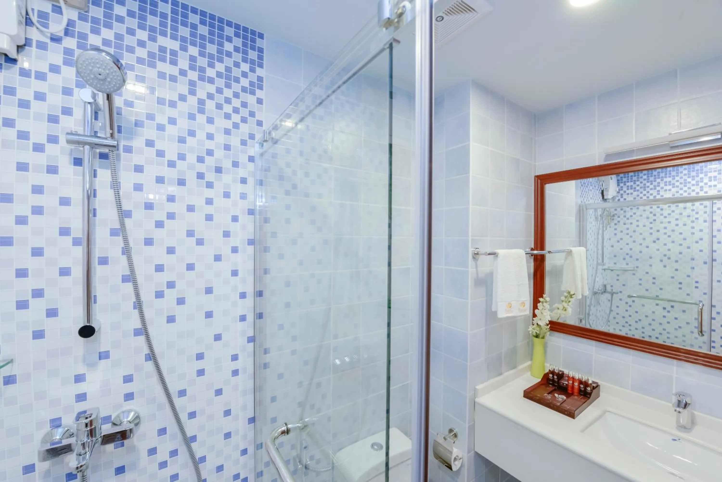 Bathroom in Season Paradise