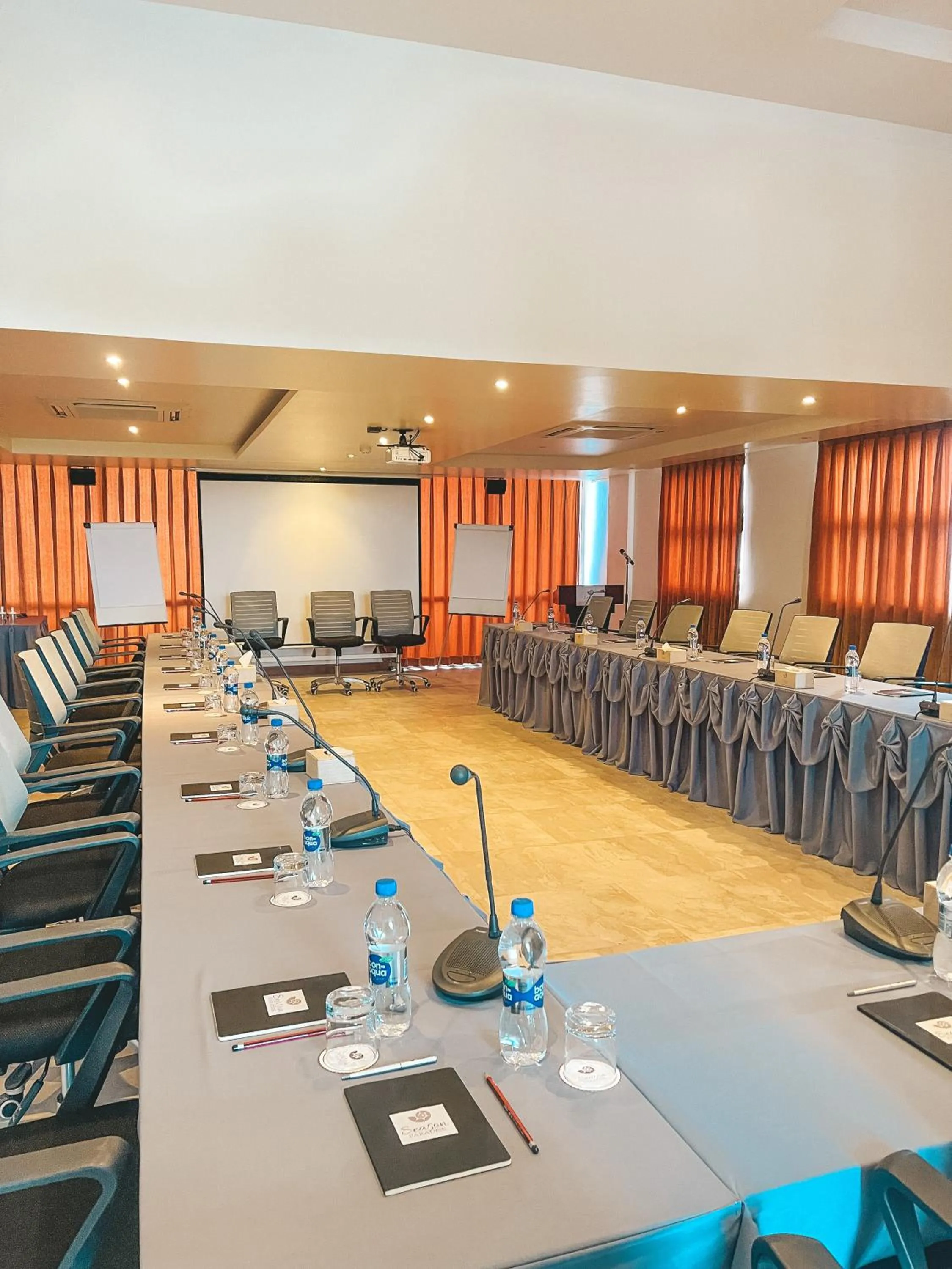Meeting/conference room in Season Paradise