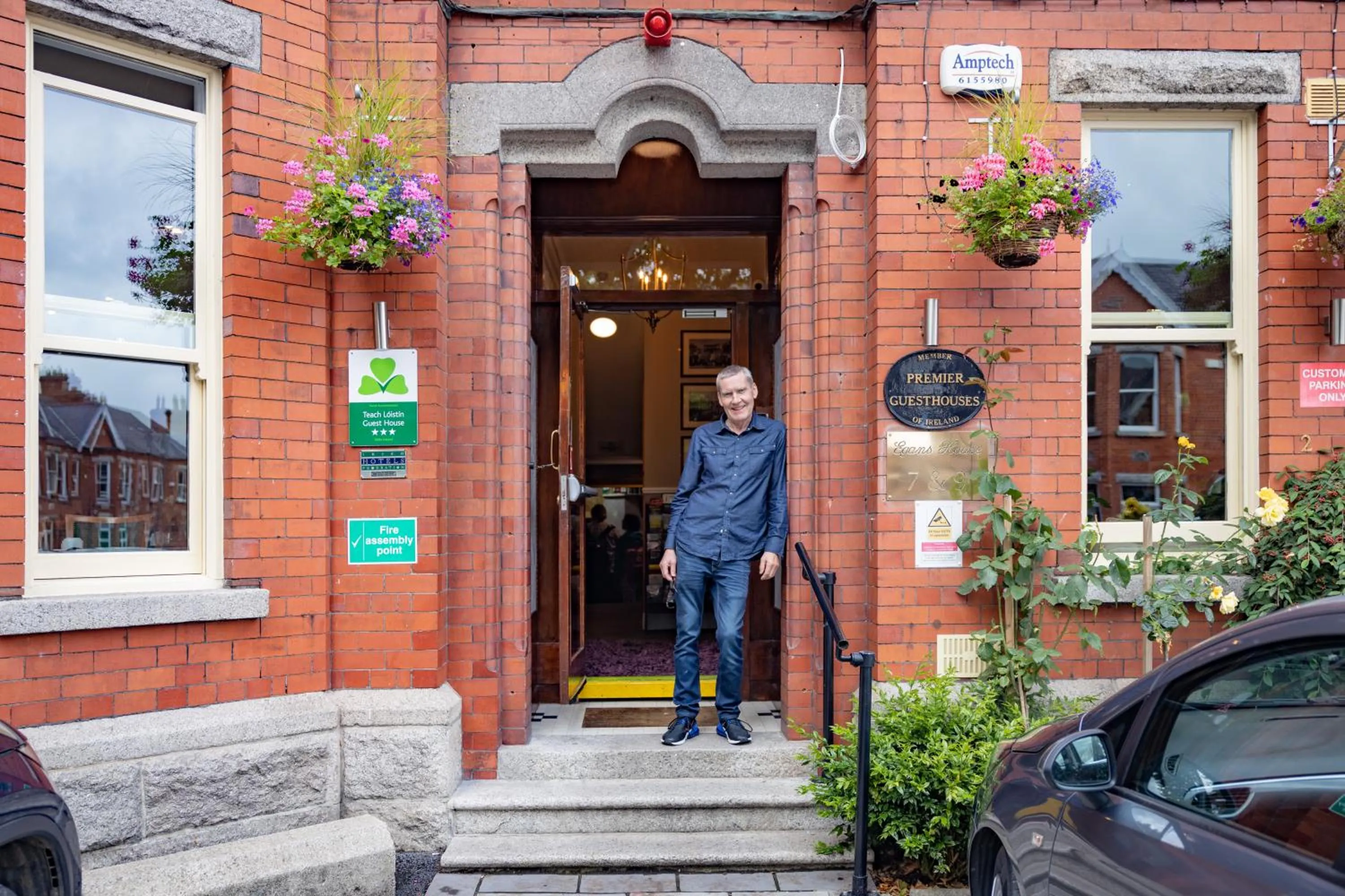 Facade/entrance in Egans House