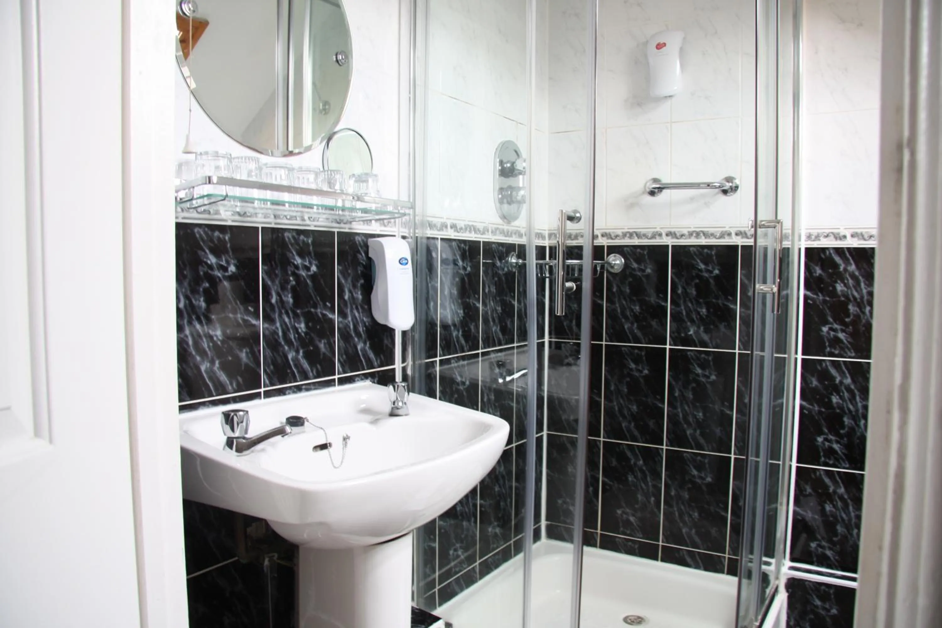 Bathroom in Egans House