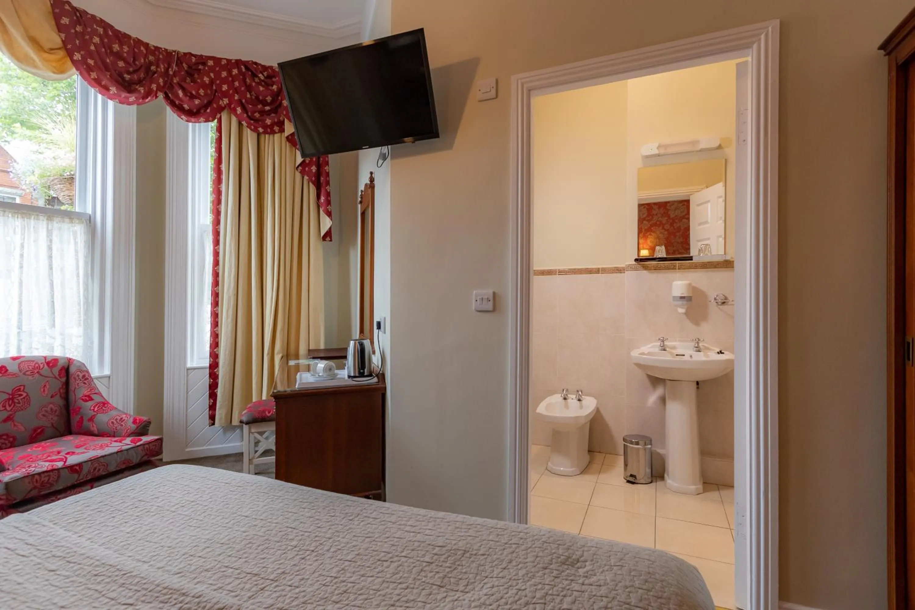 Bedroom, Bed in Egans House