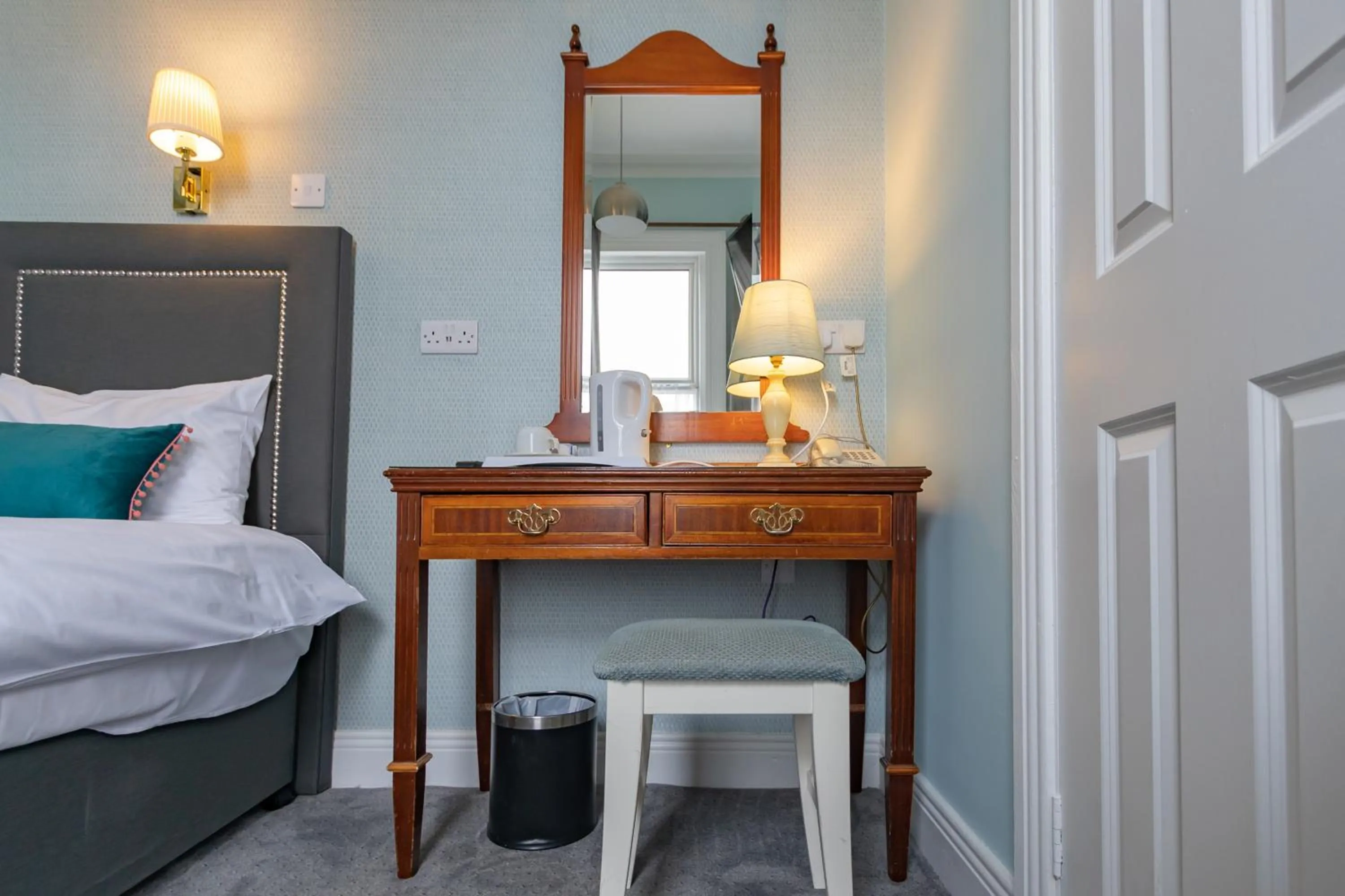 Coffee/tea facilities, Bed in Egans House