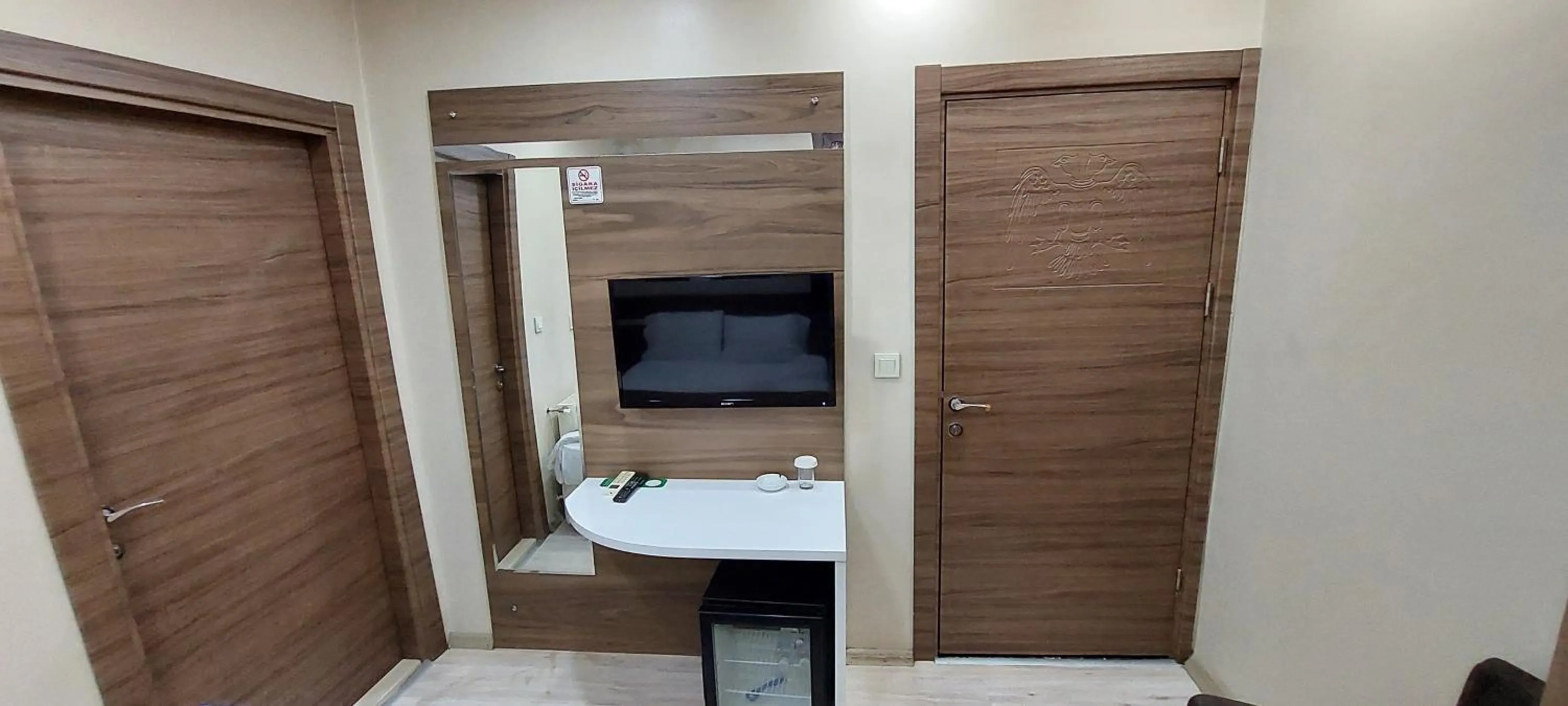 wardrobe in Divrigi Kosk Hotel