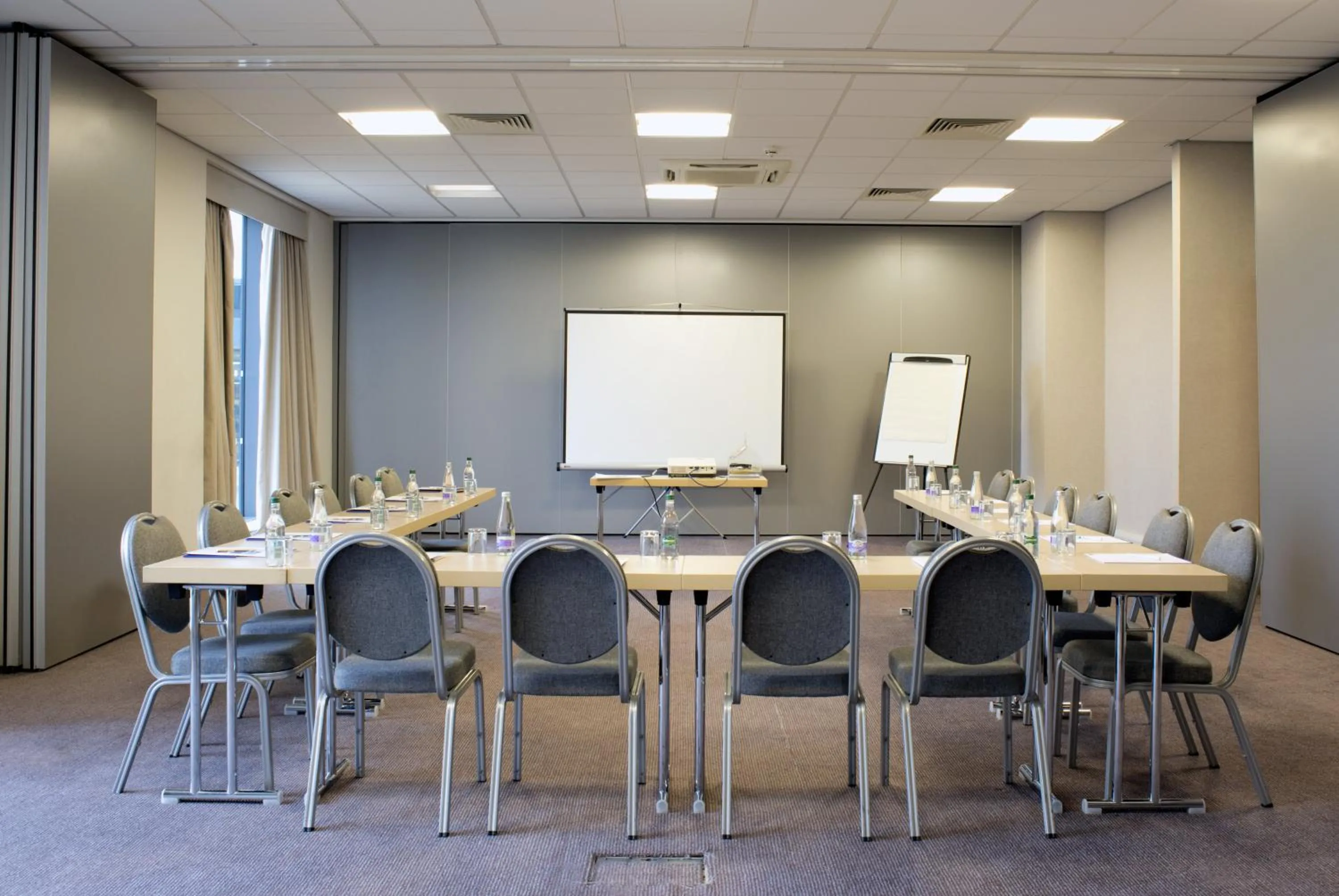 Meeting/conference room in Holiday Inn Express Rotherham - North by IHG