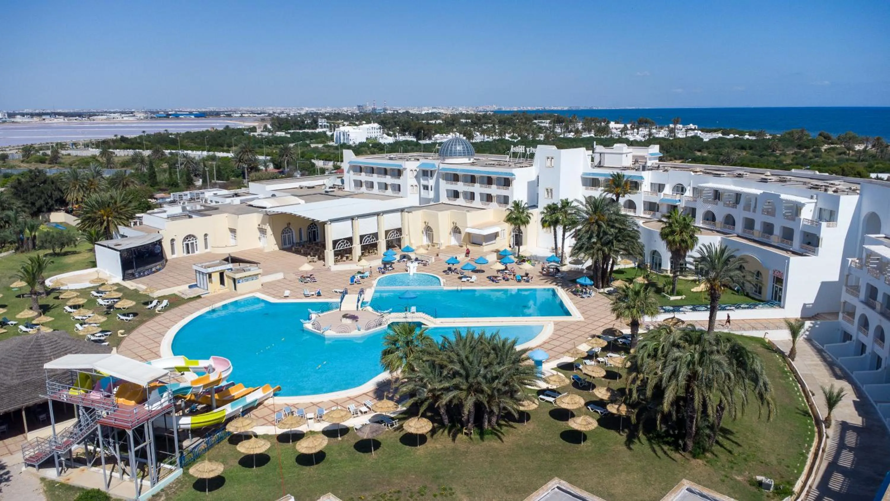 Swimming pool in Hotel Liberty Resort