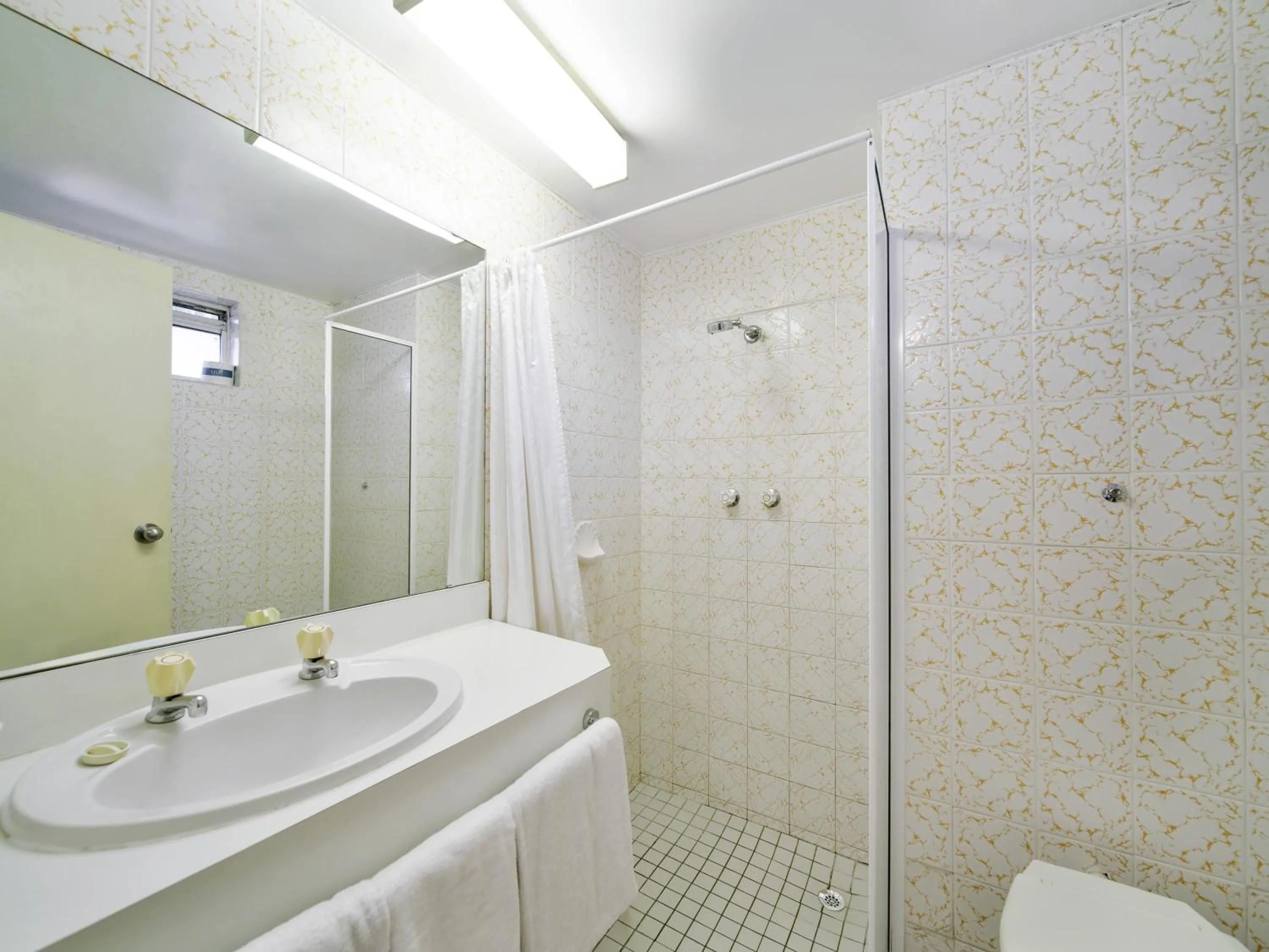 Bedroom in Mantra Bunbury