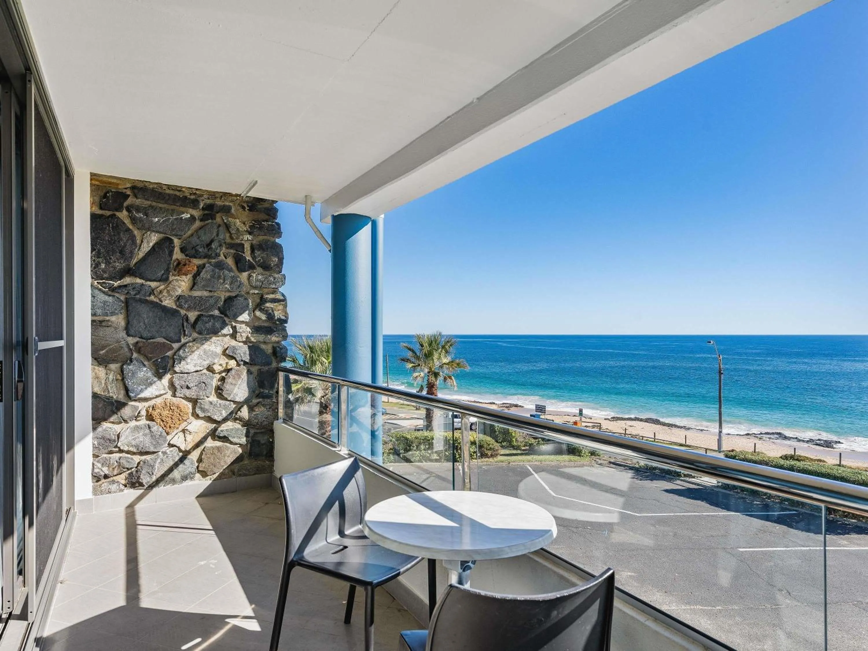 Bedroom in Mantra Bunbury