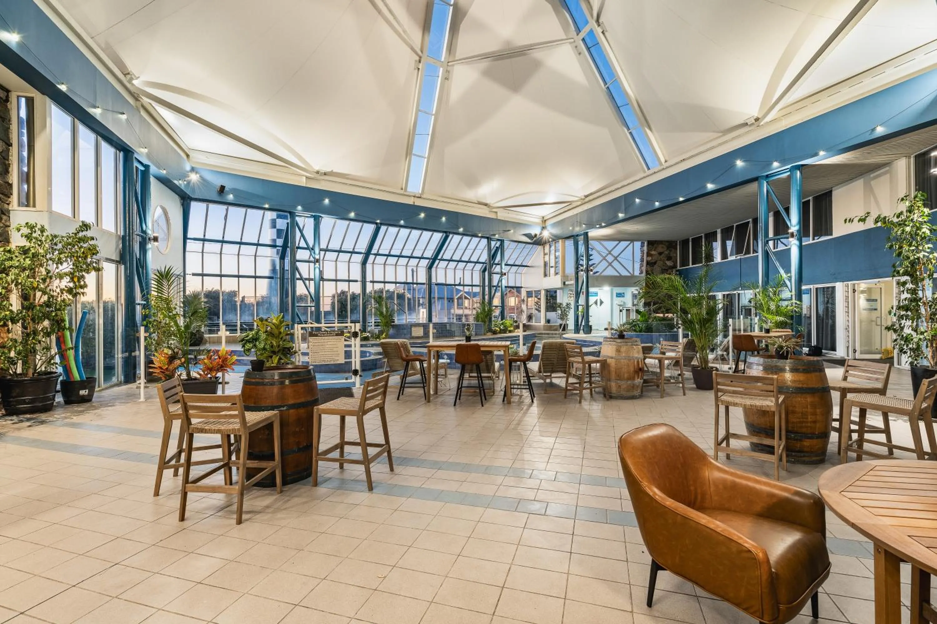 Swimming pool in Mantra Bunbury