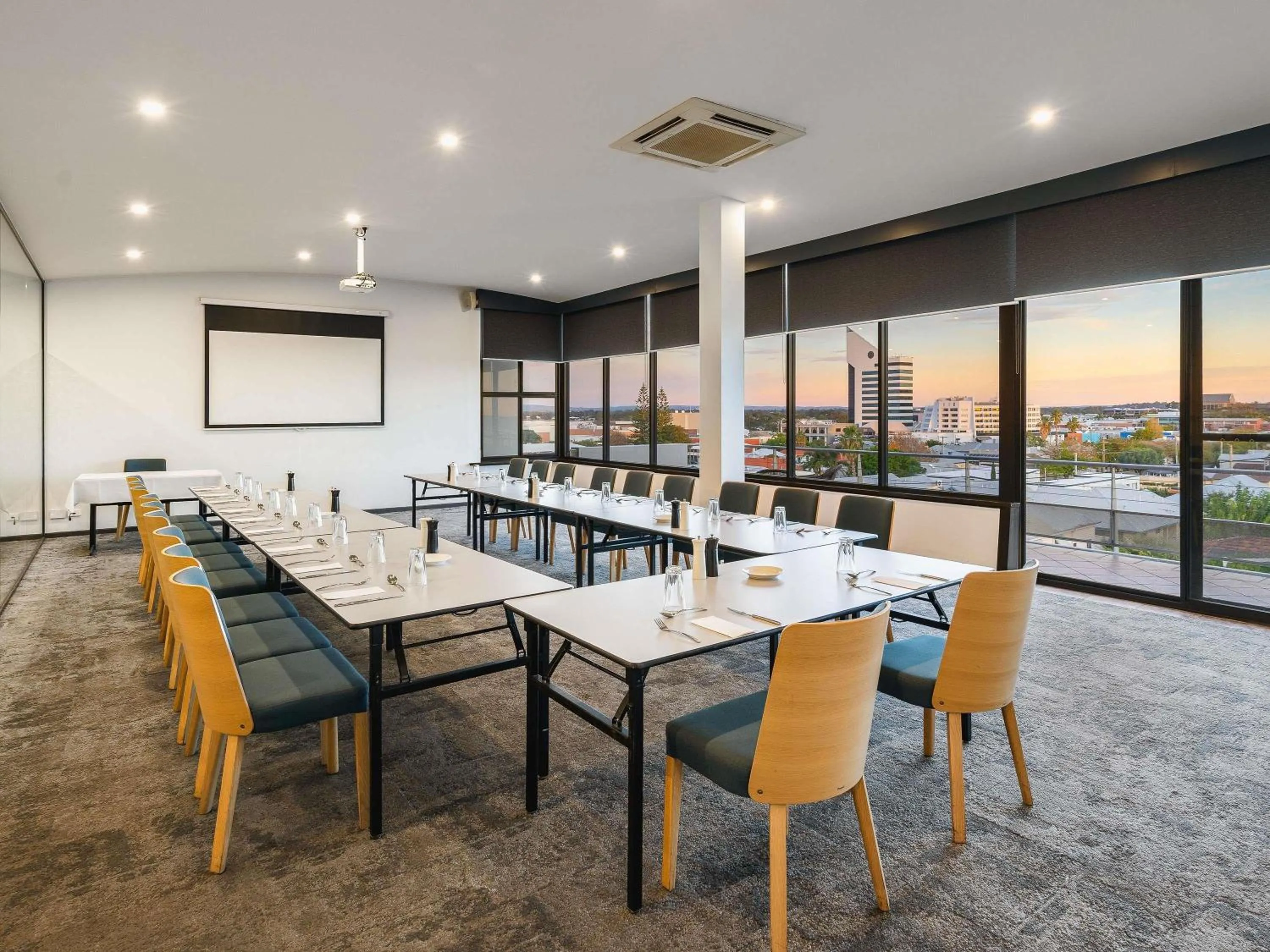 Meeting/conference room in Mantra Bunbury