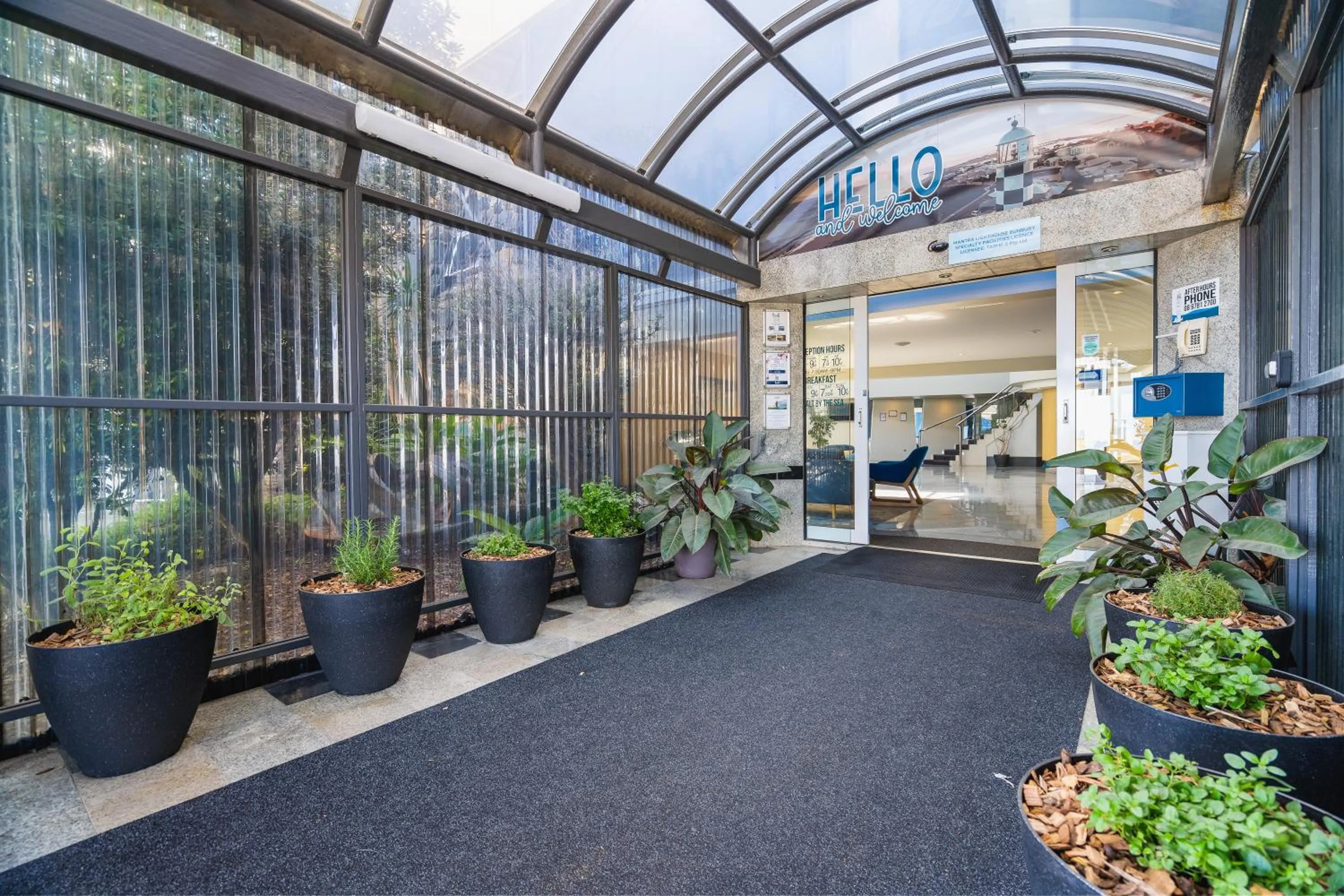 Facade/entrance in Mantra Bunbury