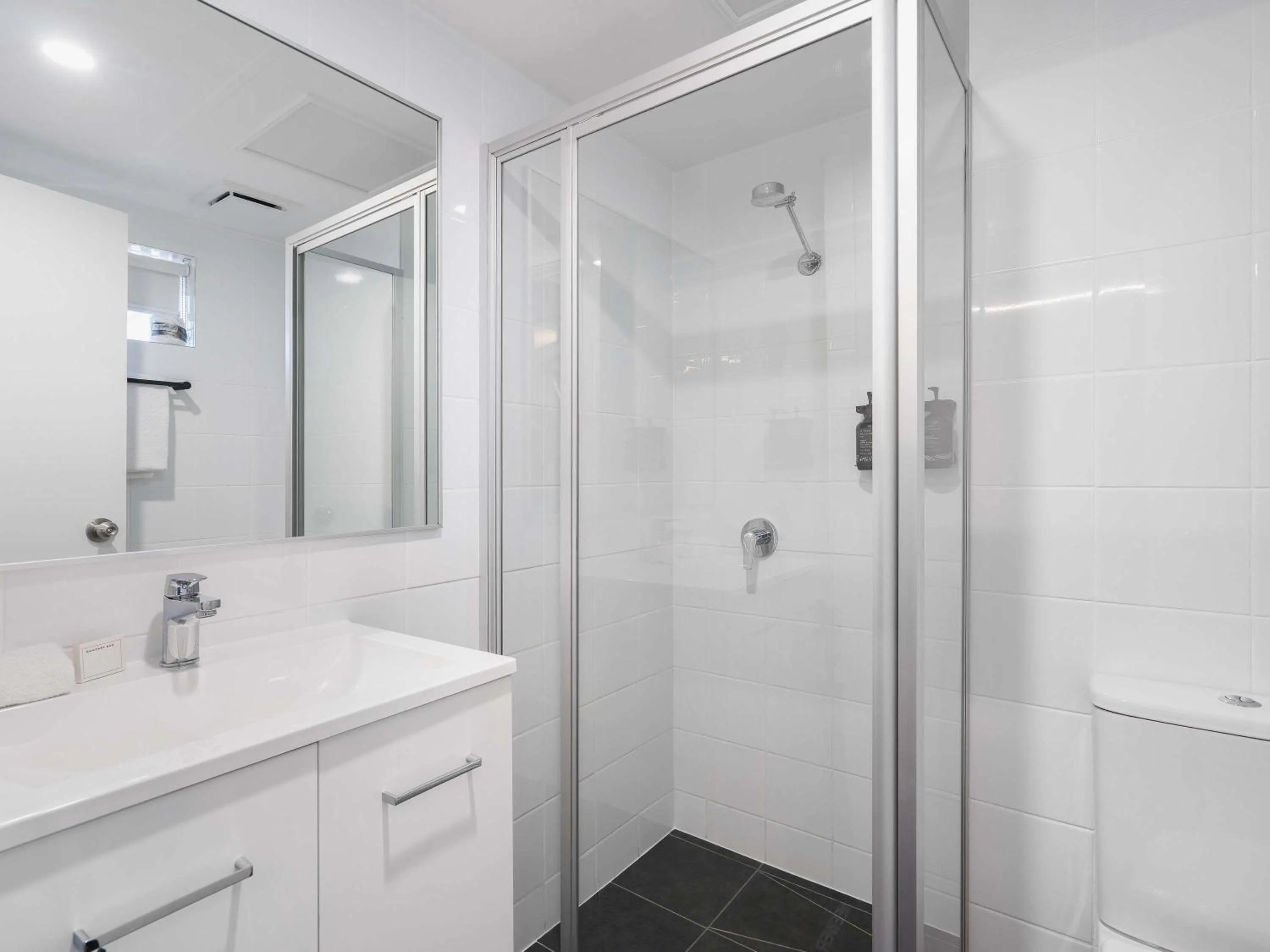 Bedroom in Mantra Bunbury