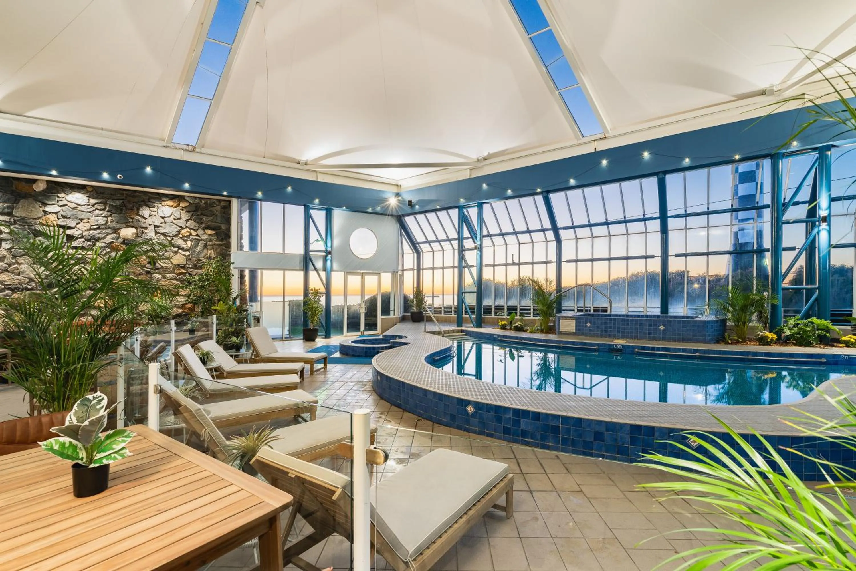 Swimming pool in Mantra Bunbury