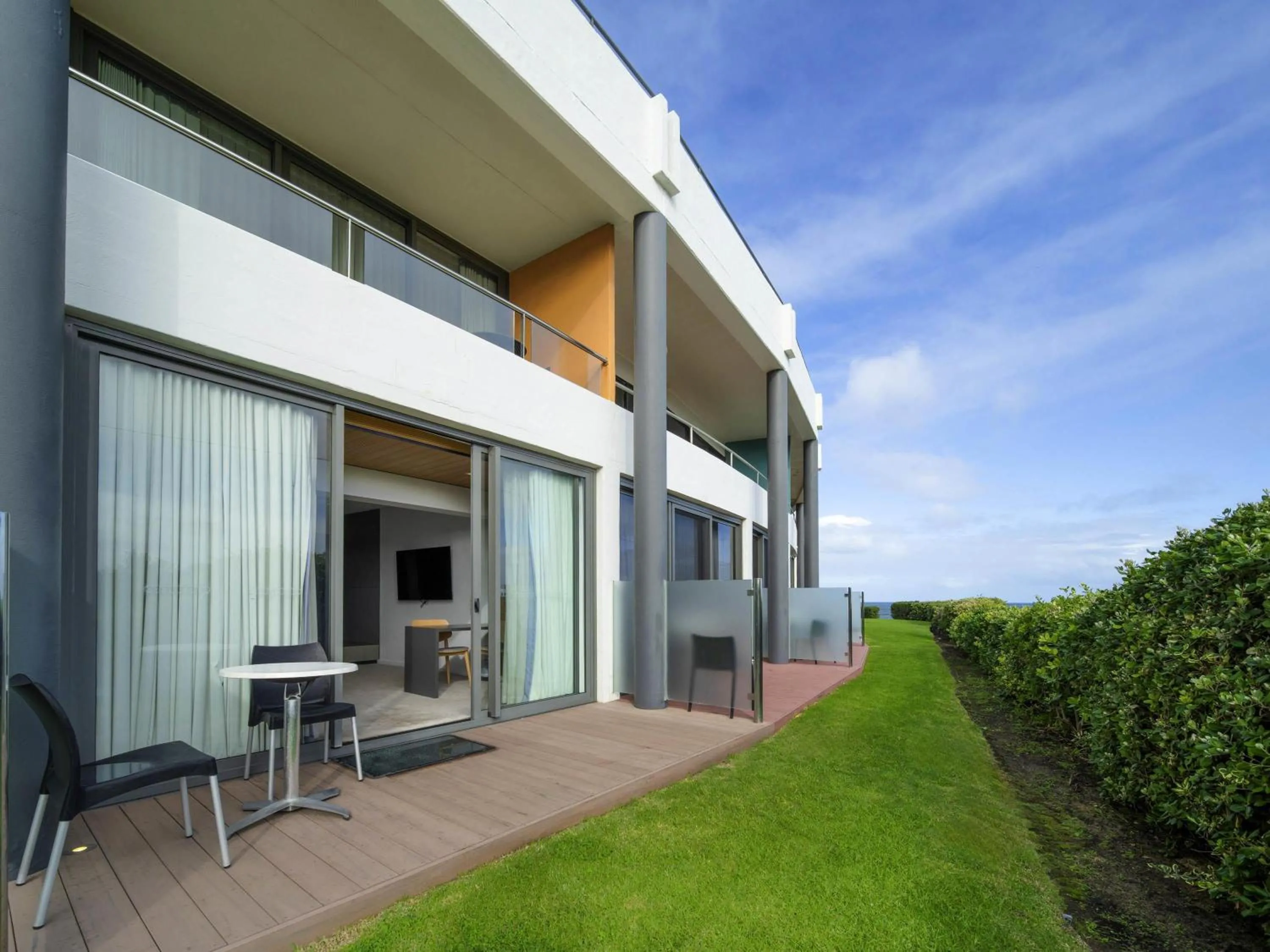 Bedroom in Mantra Bunbury