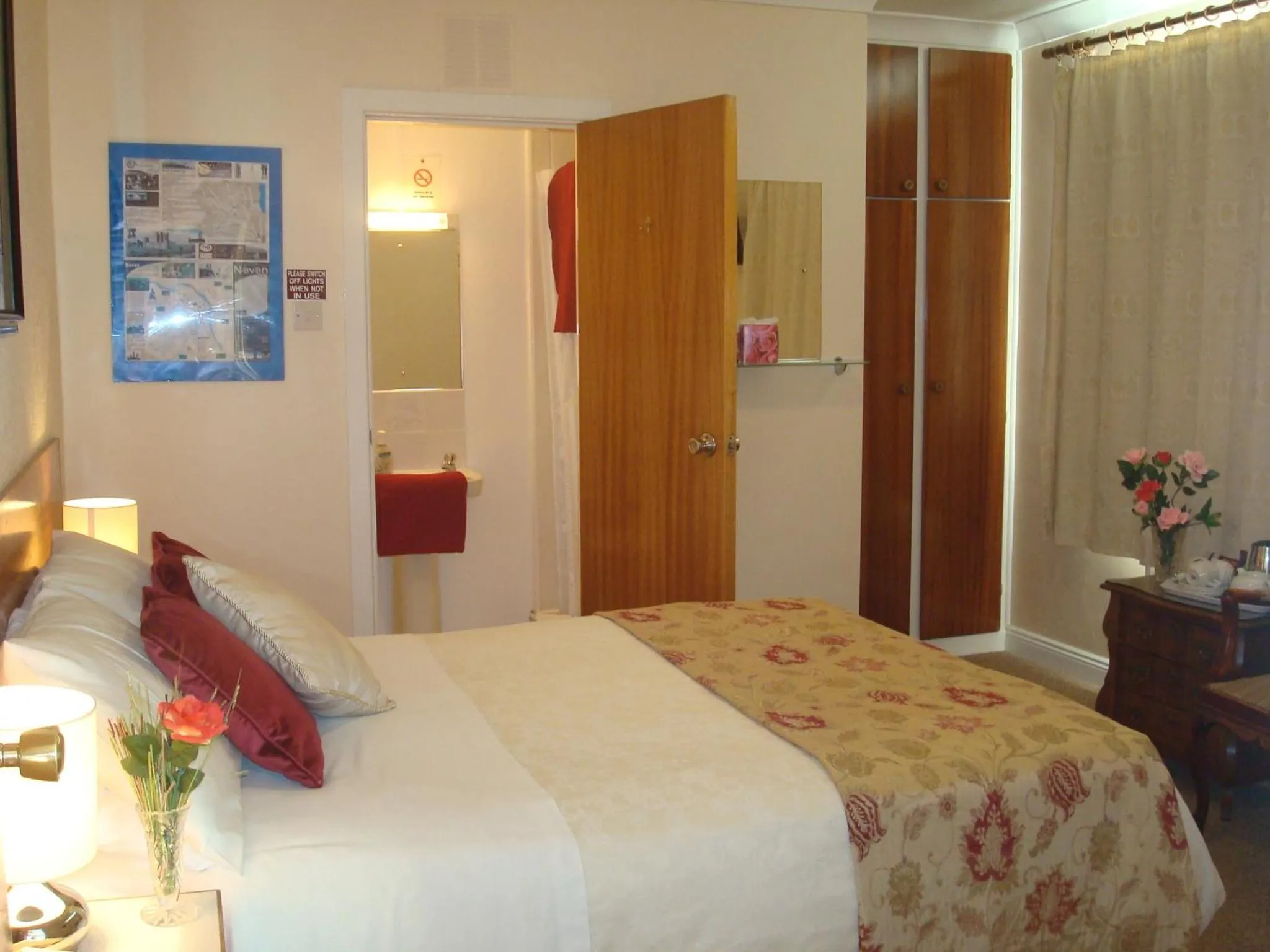 Bed in Athlumney Manor Guest Accommodation