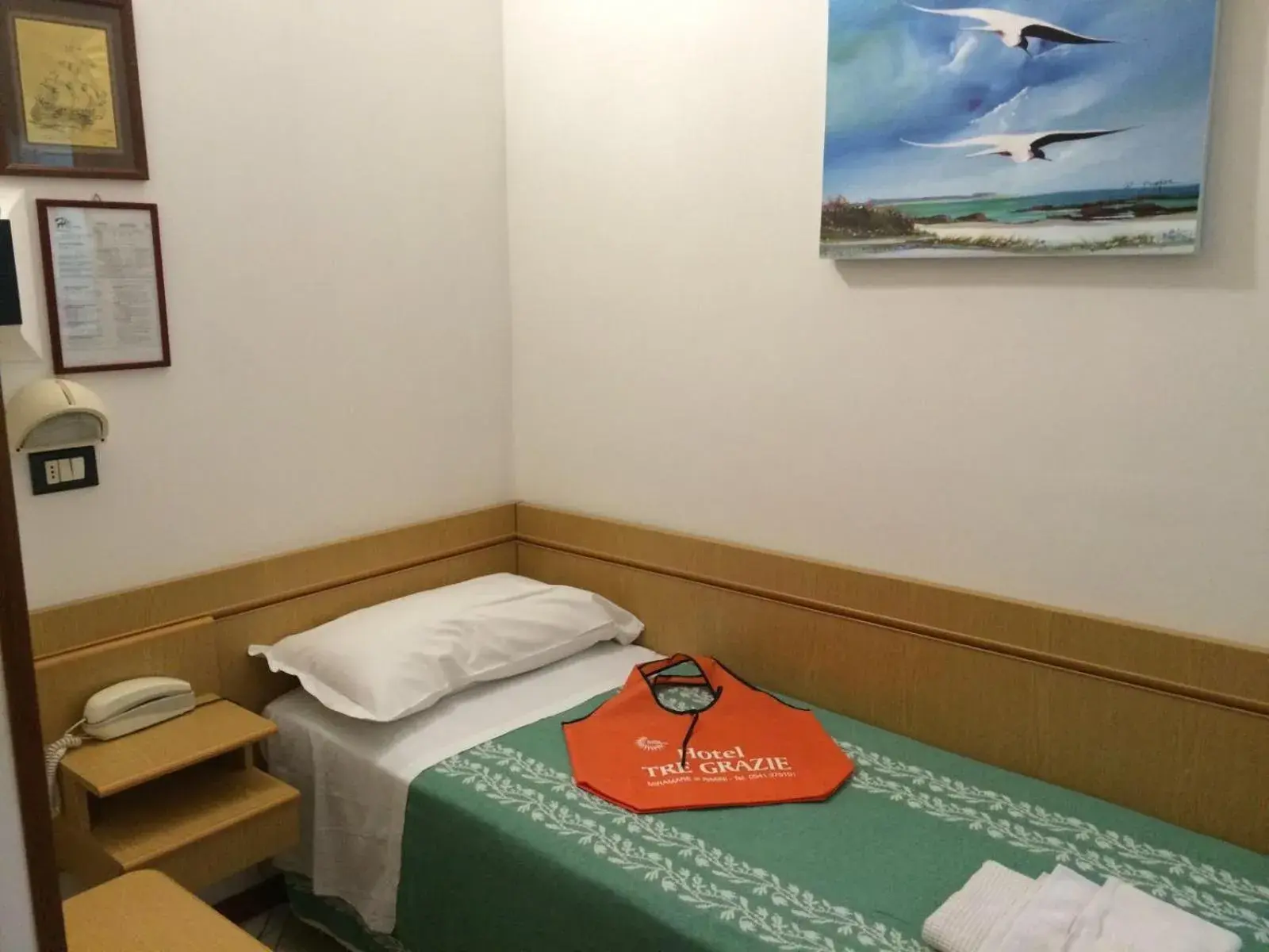 Small Single Room in Hotel Tre Grazie Small Single Room in Hotel Tre Grazie