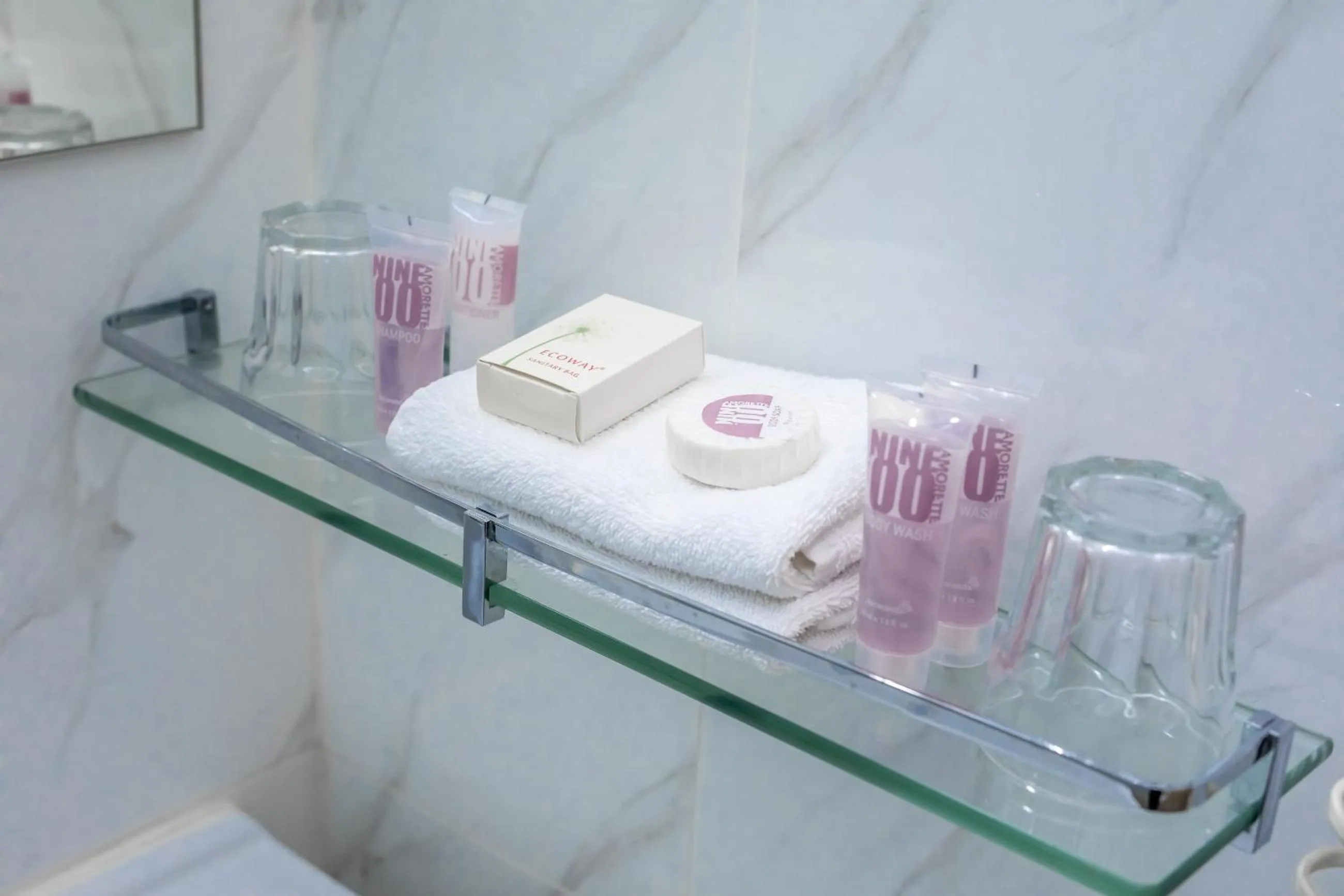 Bathroom in Twin Towers Inn