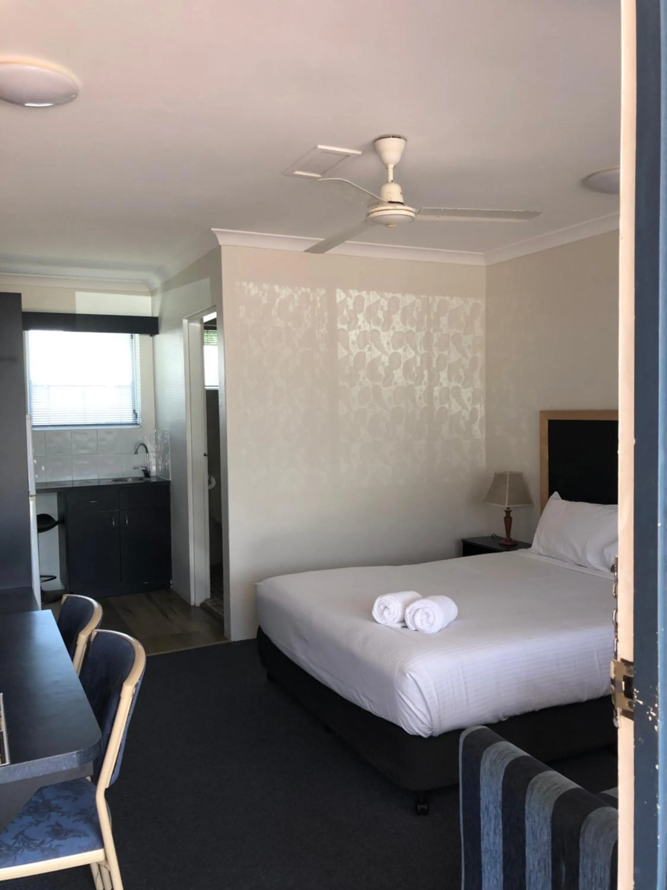 Photo of the whole room, Bed in Hervey Bay Motel