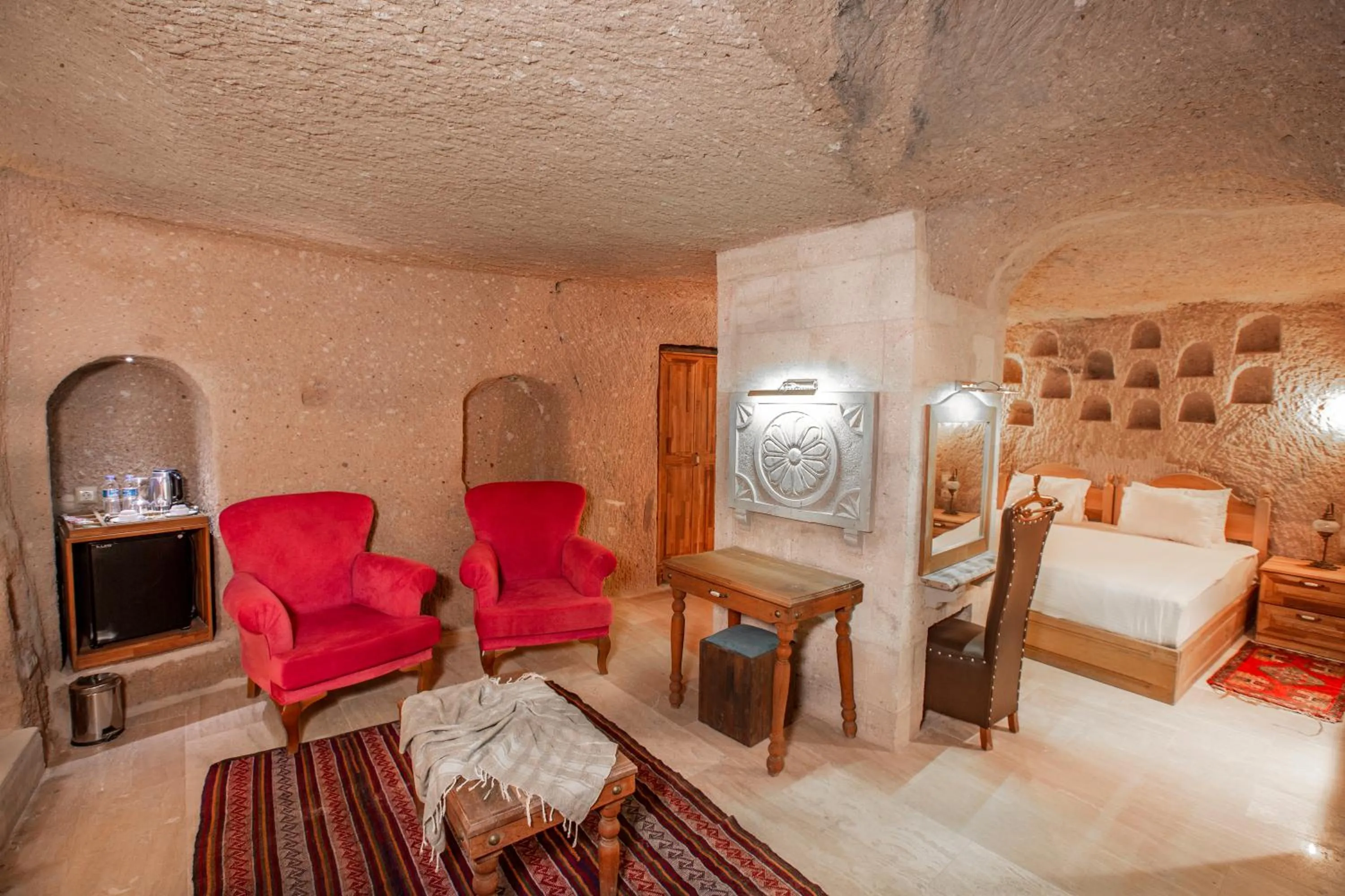 Massage in Caldera Cave Hotel