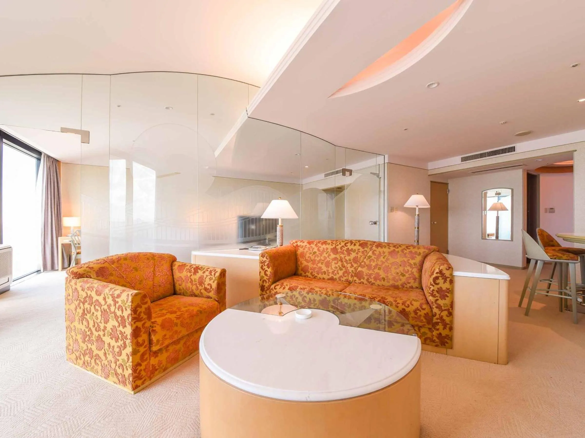 Photo of the whole room, Seating Area in Spring Golf and Art Resort Awaji