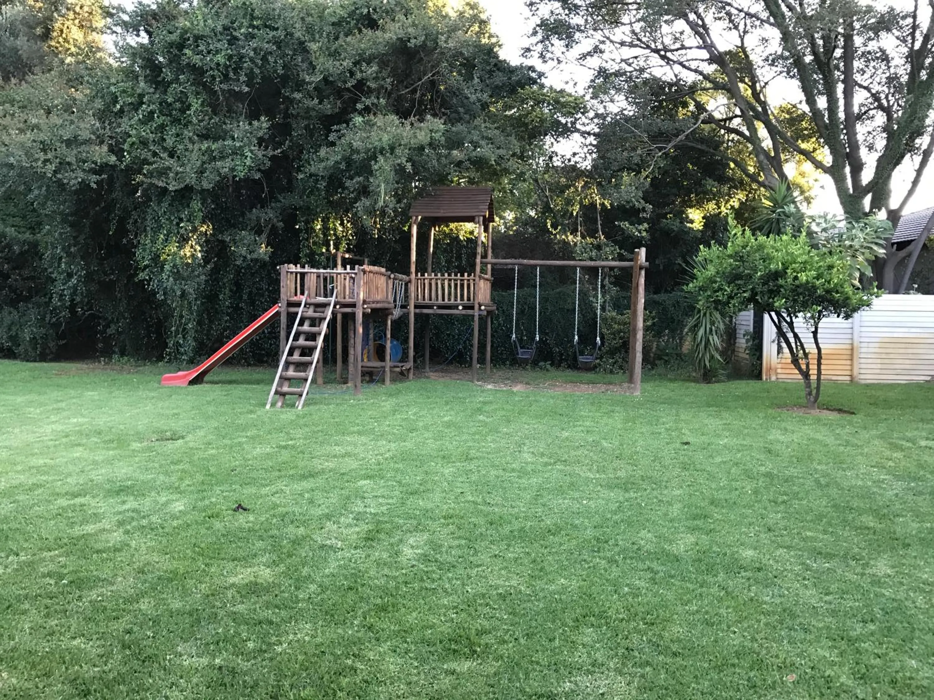 Children play ground in Aerotropolis Guest Lodge