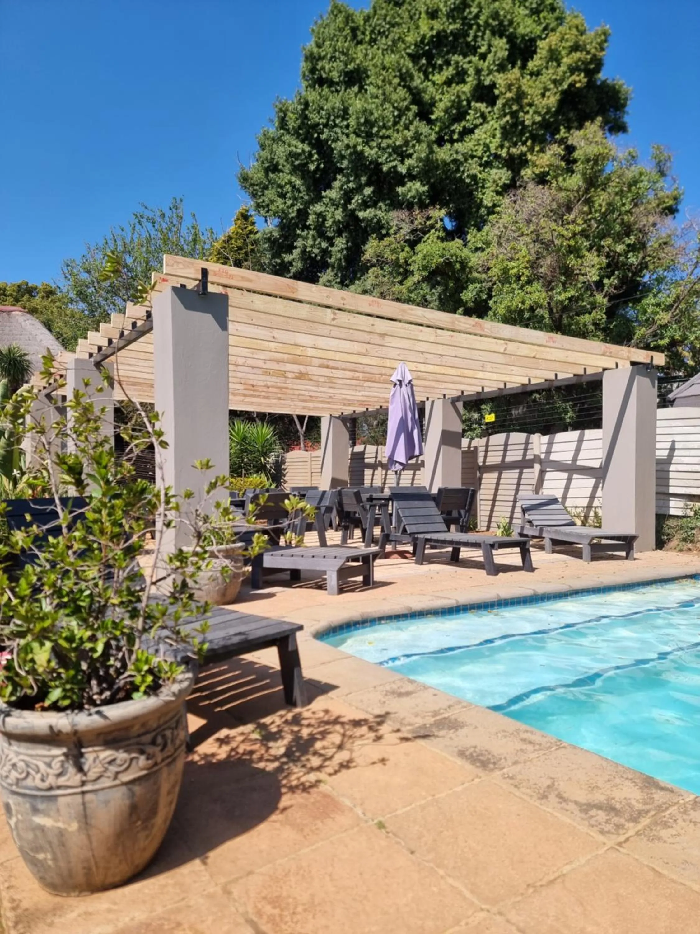 Aerotropolis Guest Lodge