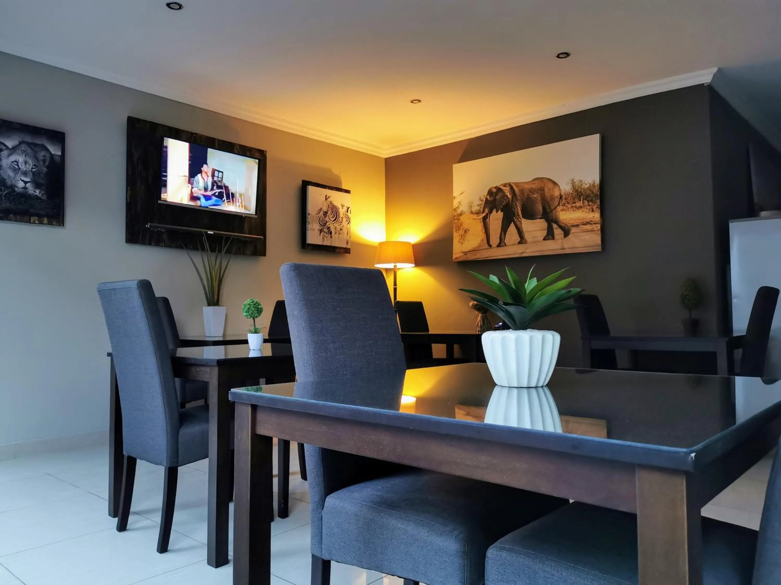 Dining area in Aerotropolis Guest Lodge