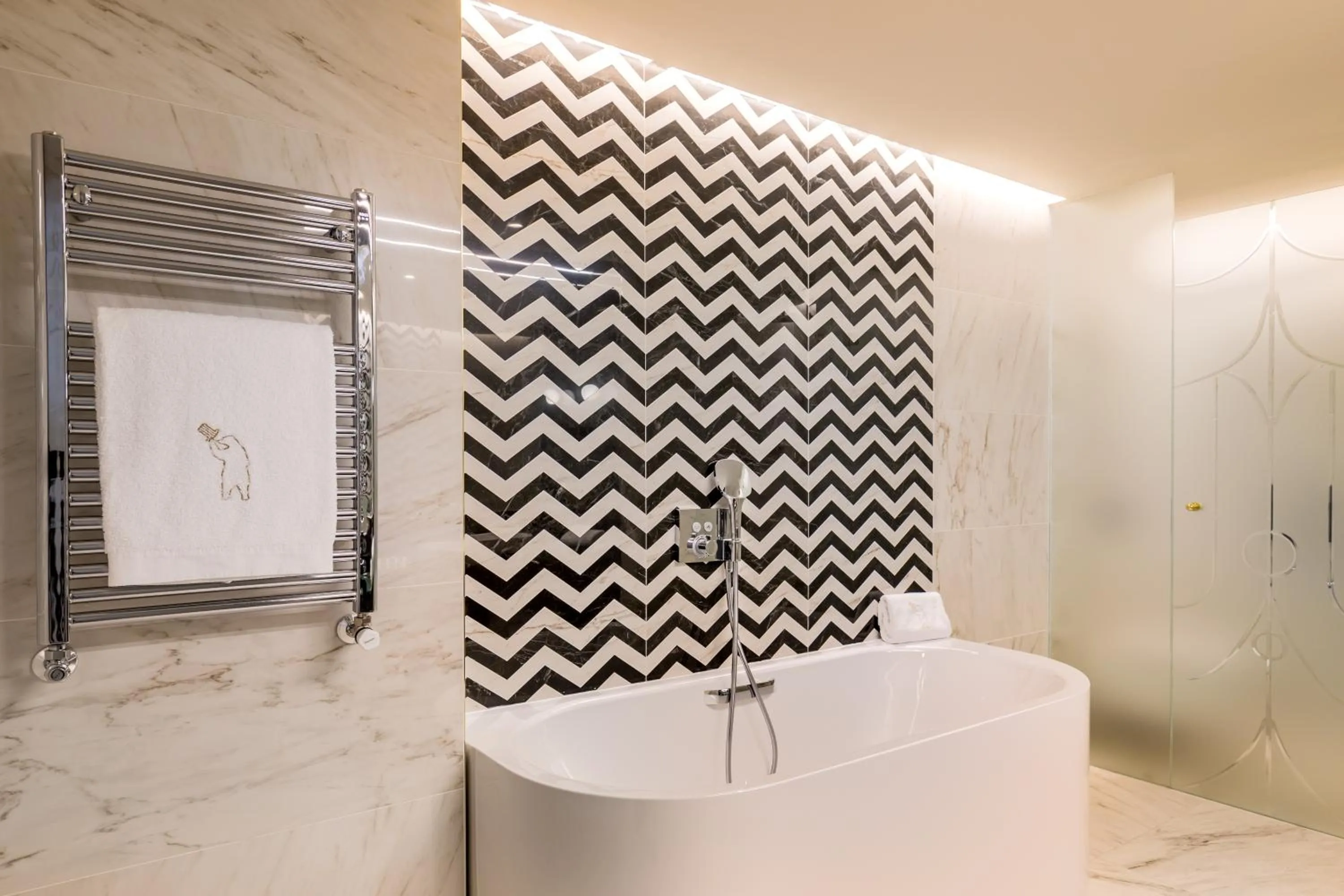 Bathroom in Barceló Torre de Madrid