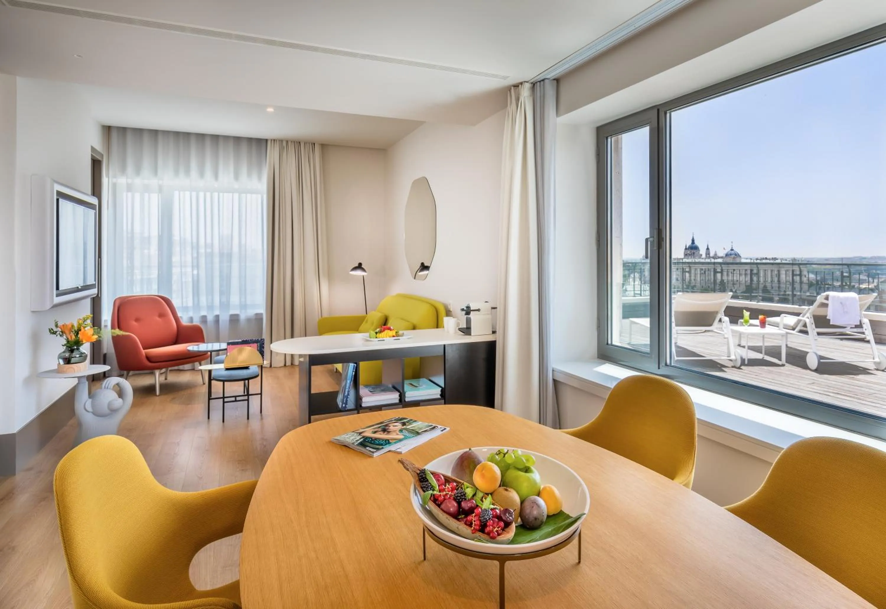 Living room in Barceló Torre de Madrid