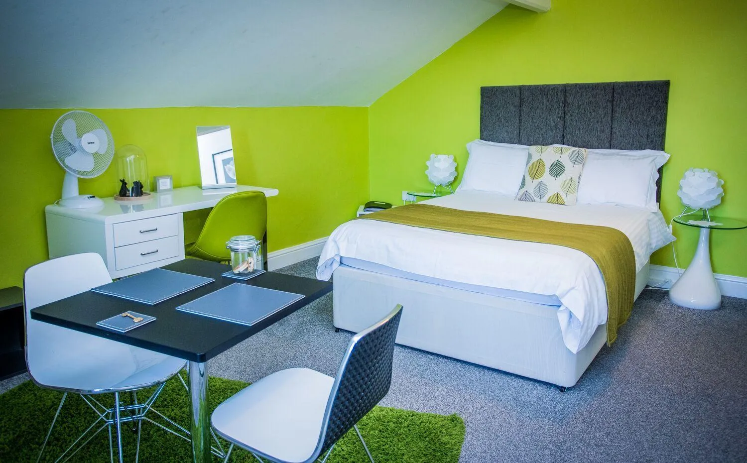 Bedroom, Bed in James' Place at Dowlais