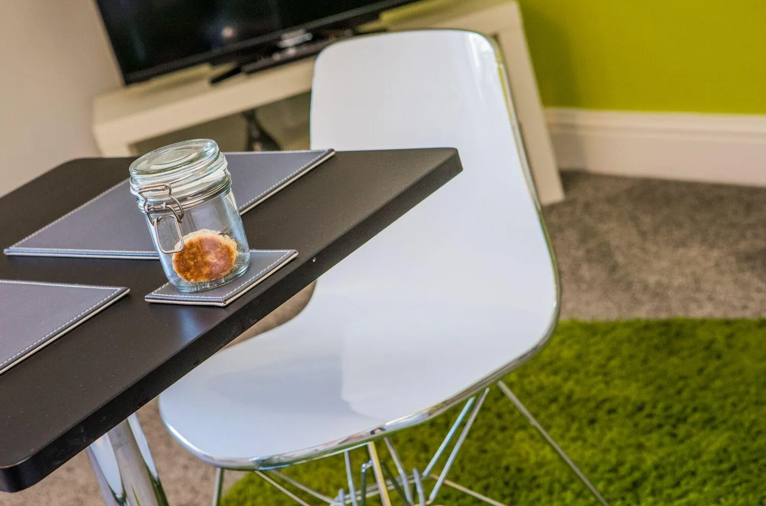 Dining area in James' Place at Dowlais