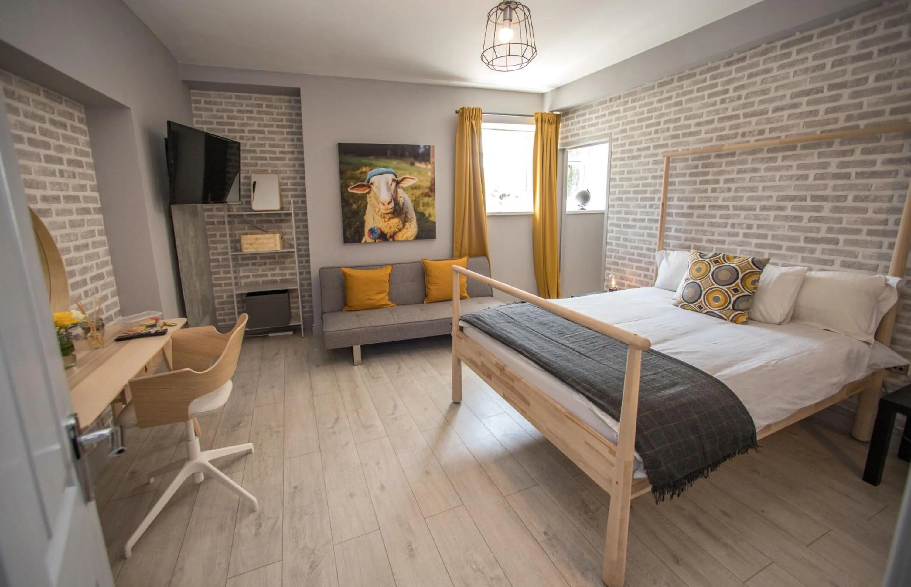 Bedroom, Bed in James' Place at Dowlais