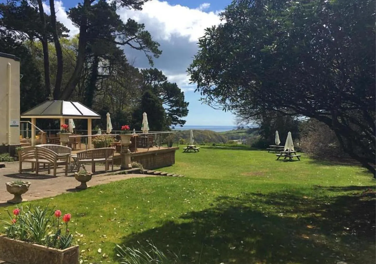 Patio in Penmorvah Manor Hotel