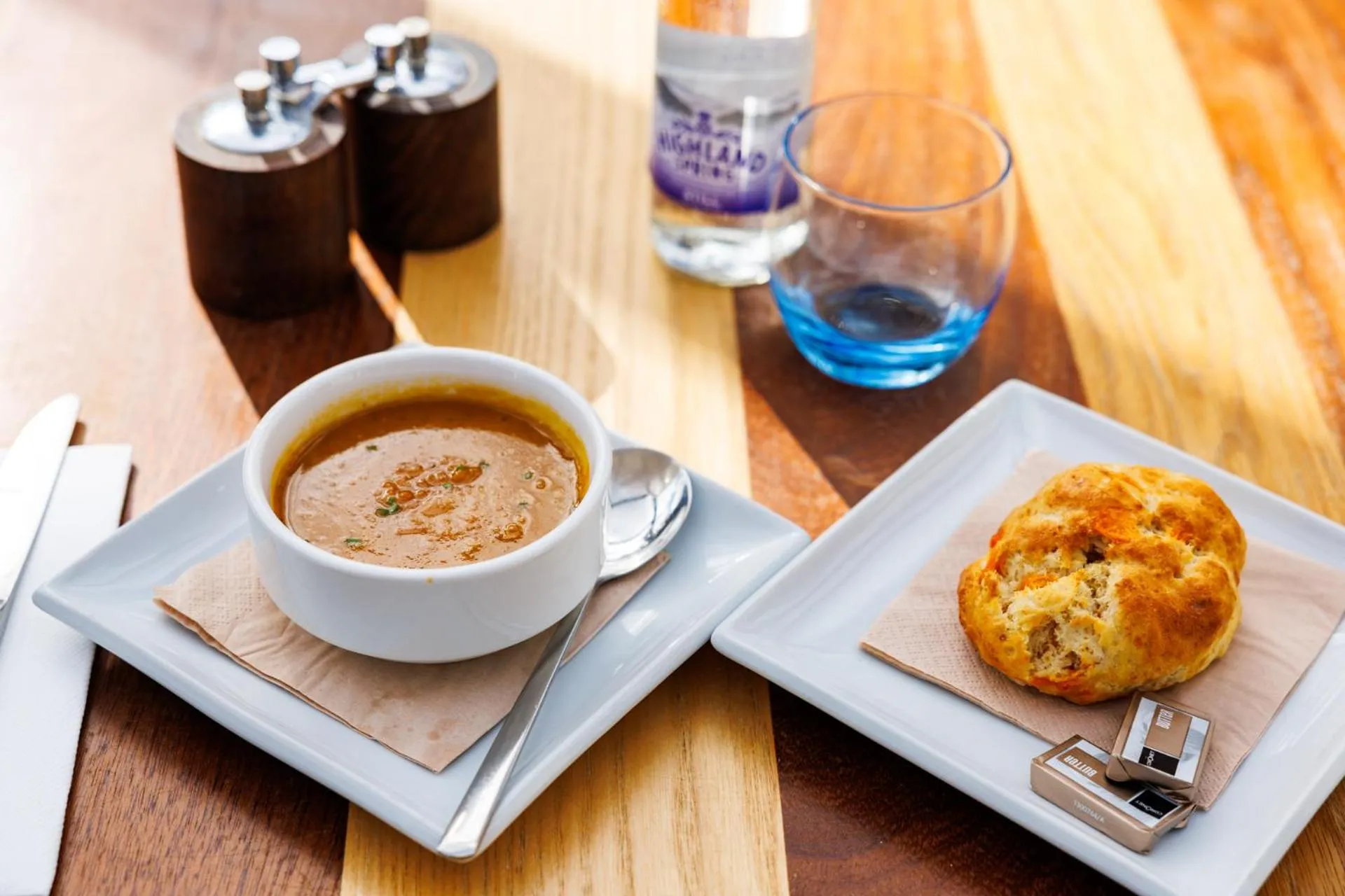 Restaurant/places to eat in Moness Resort