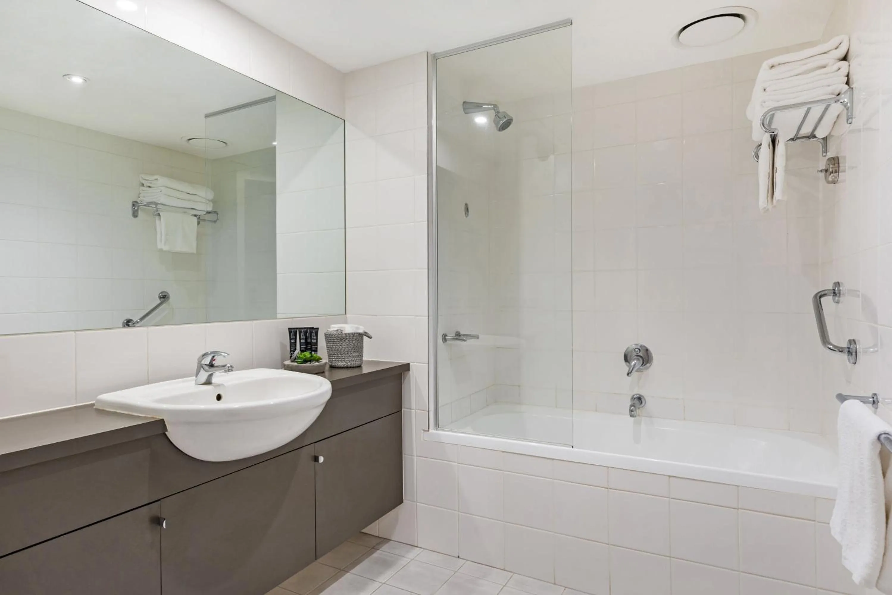 Bathroom in Mantra Southbank