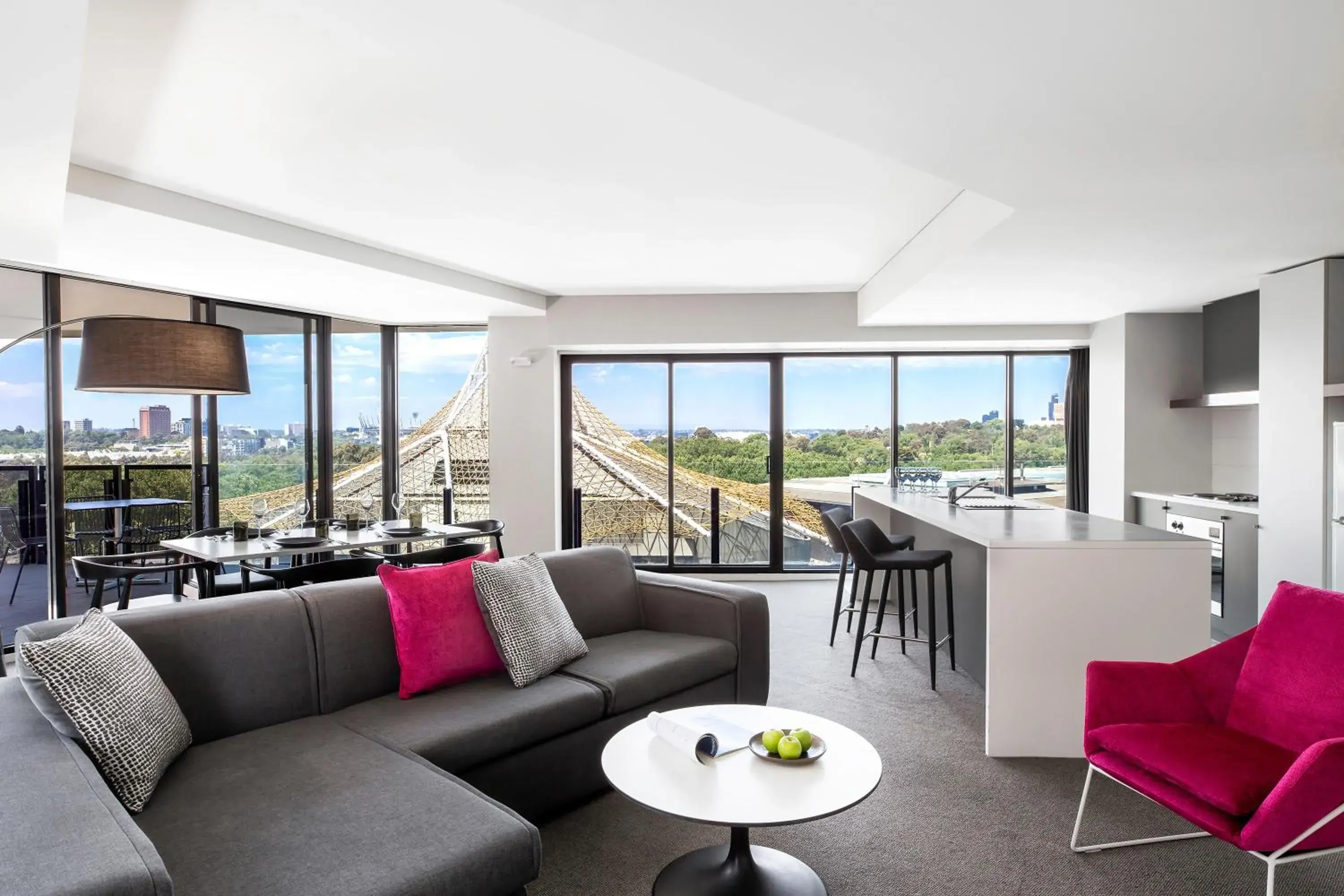 Premium Two-Bedroom Corner Apartment in Mantra Southbank Premium Two-Bedroom Corner Apartment in Mantra Southbank