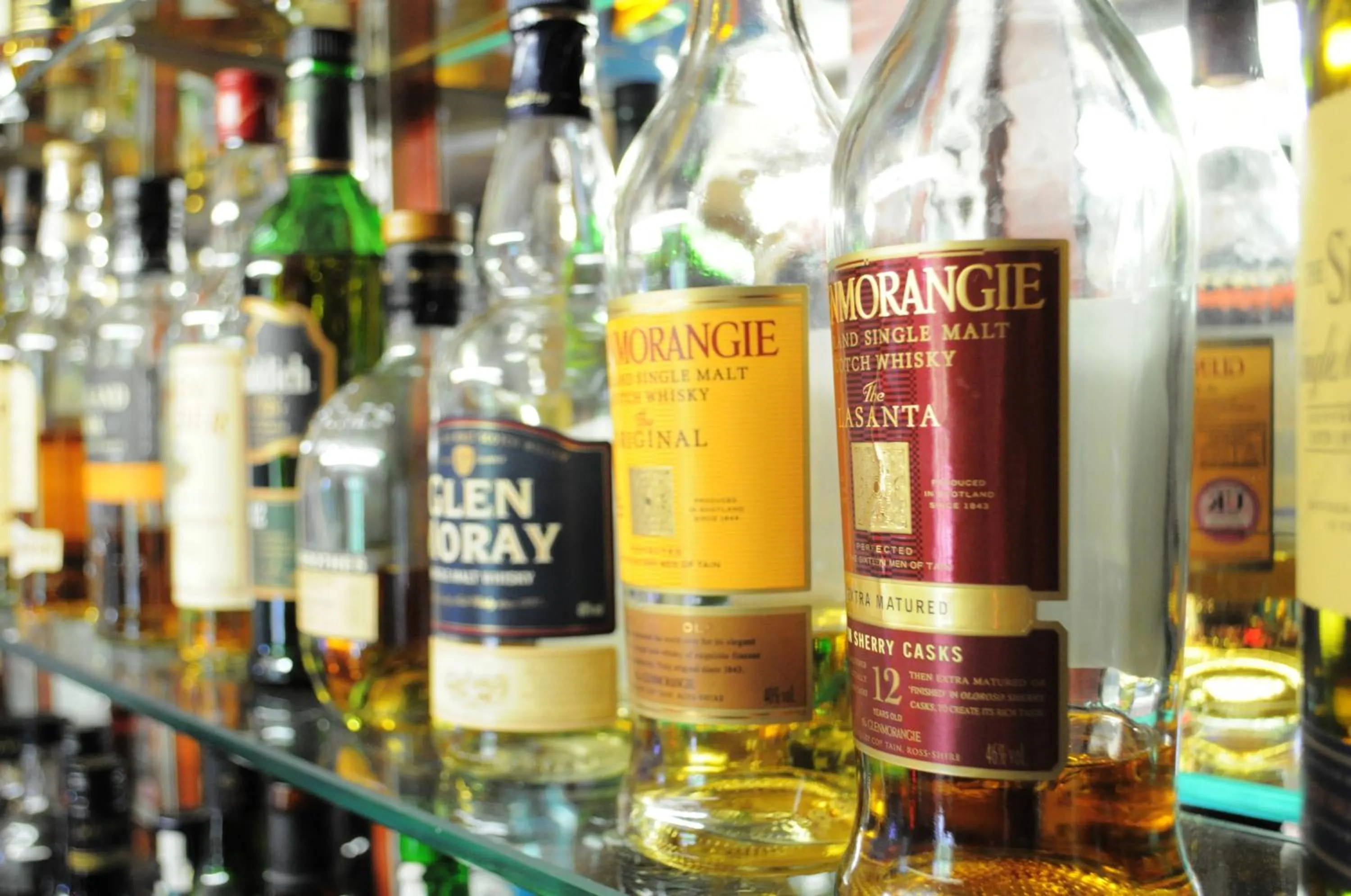 Drinks in Inch Hotel