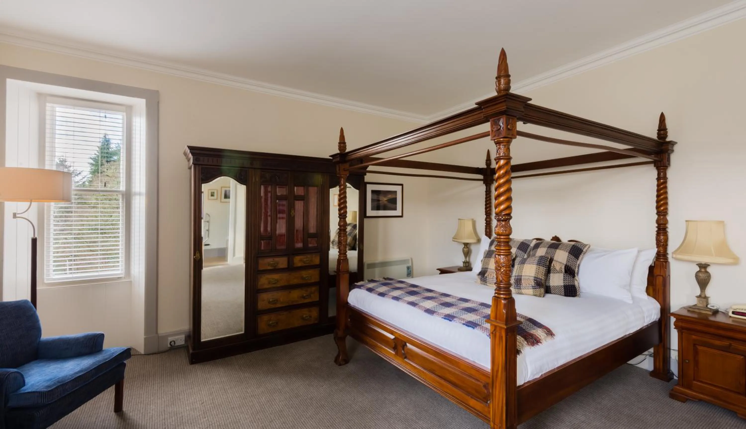 Photo of the whole room, Bed in Inch Hotel